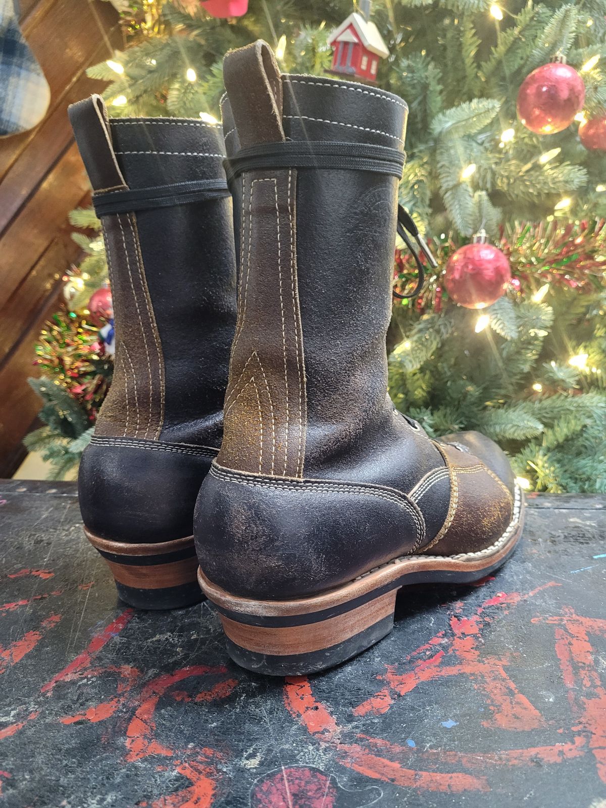 Photo by Schmittworks on December 20, 2024 of the Frank's Boots Lace-To-Toe in Horween Black Waxed Flesh & Horween Cinnamon Waxed Flesh.