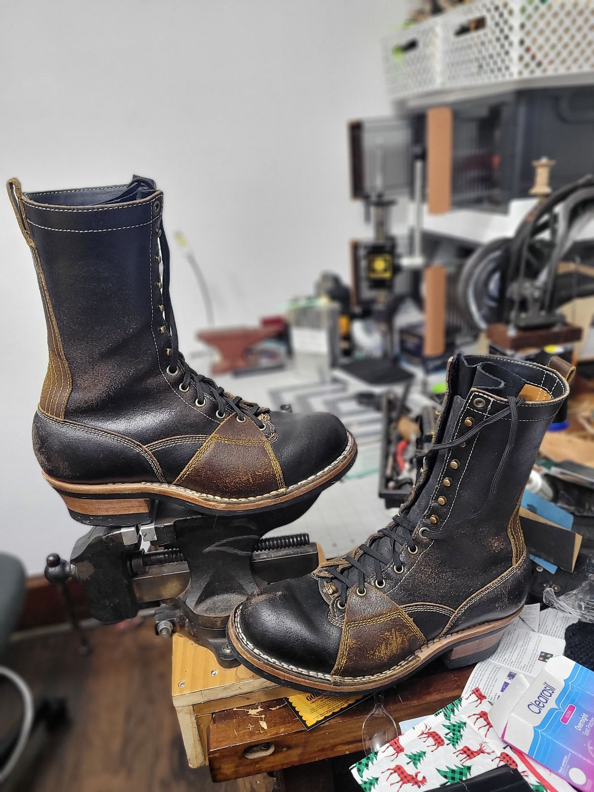 Photo by Schmittworks on January 1, 2025 of the Frank's Boots Lace-To-Toe in Horween Black Waxed Flesh & Horween Cinnamon Waxed Flesh.