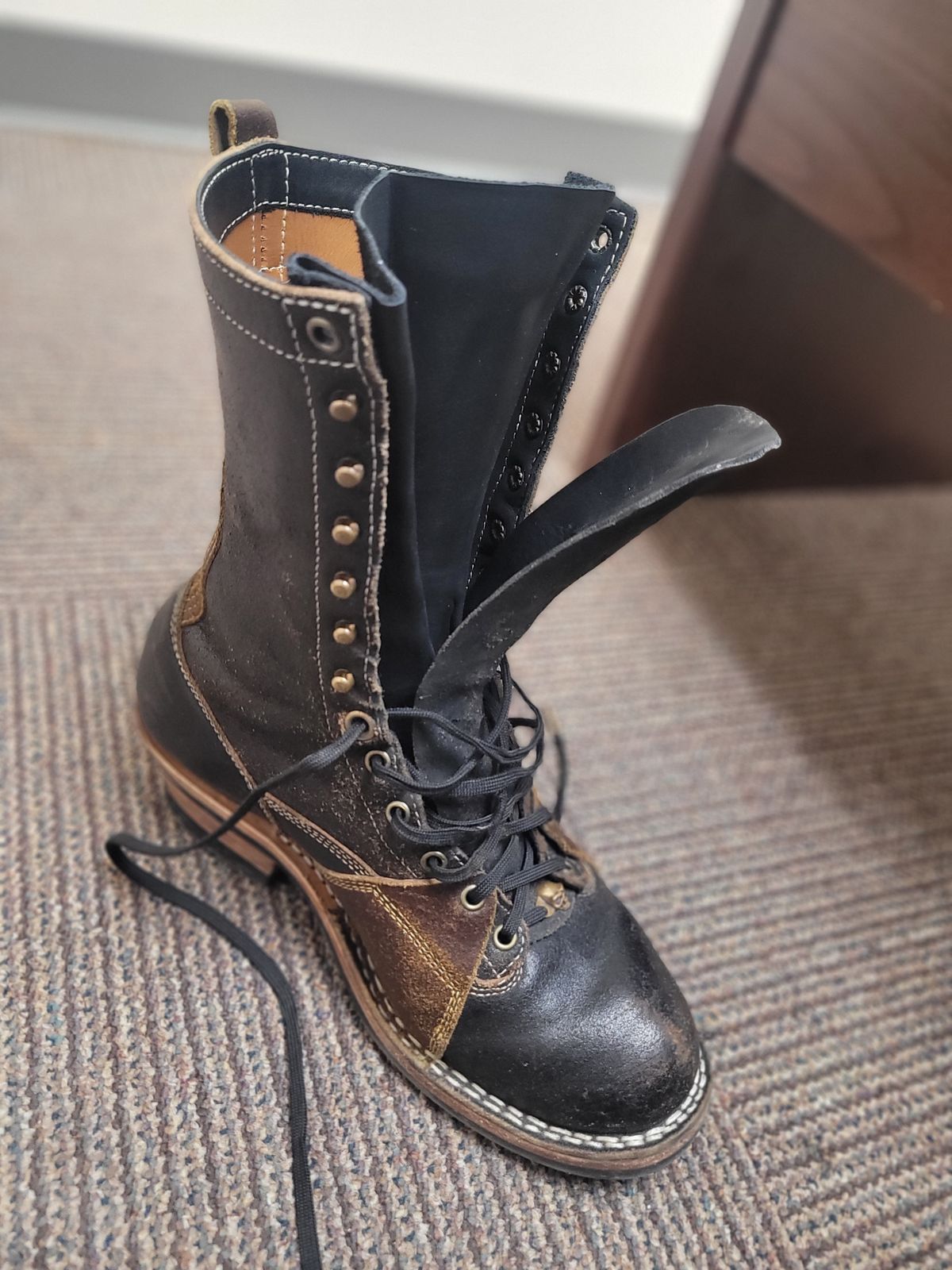 Photo by Schmittworks on January 14, 2025 of the Frank's Boots Lace-To-Toe in Horween Black Waxed Flesh & Horween Cinnamon Waxed Flesh.