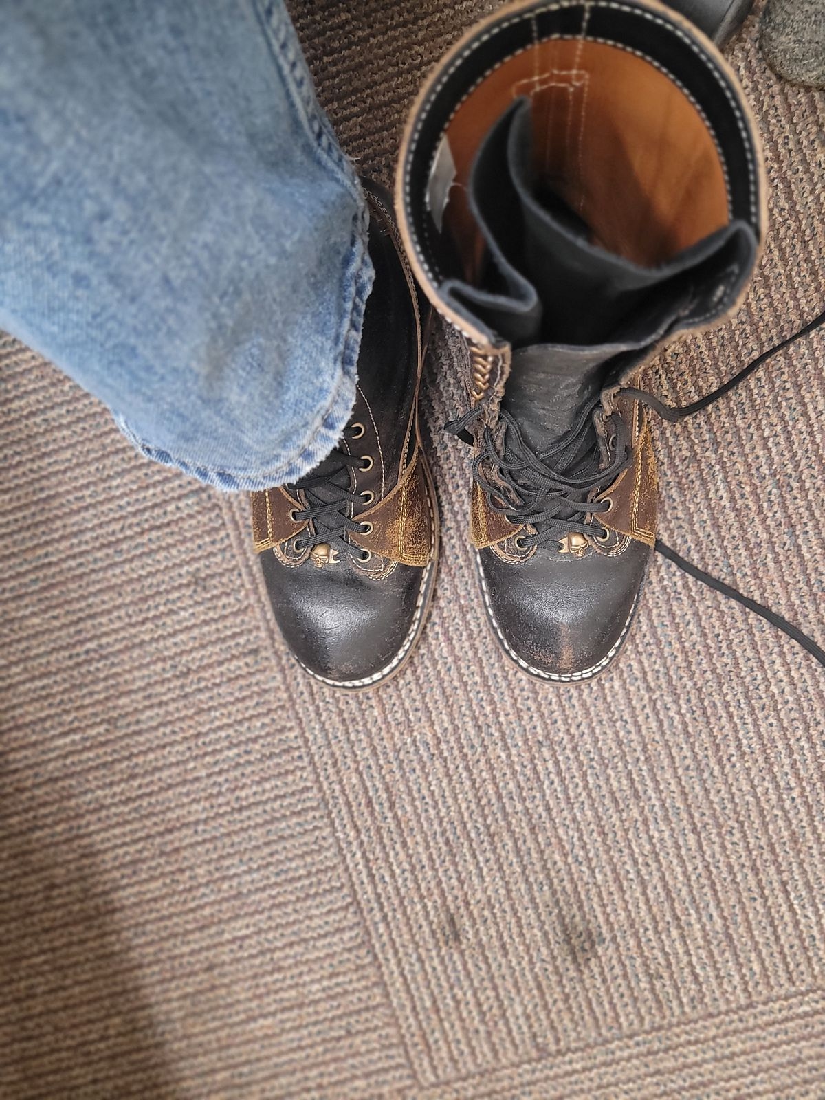 Photo by Schmittworks on January 14, 2025 of the Frank's Boots Lace-To-Toe in Horween Black Waxed Flesh & Horween Cinnamon Waxed Flesh.
