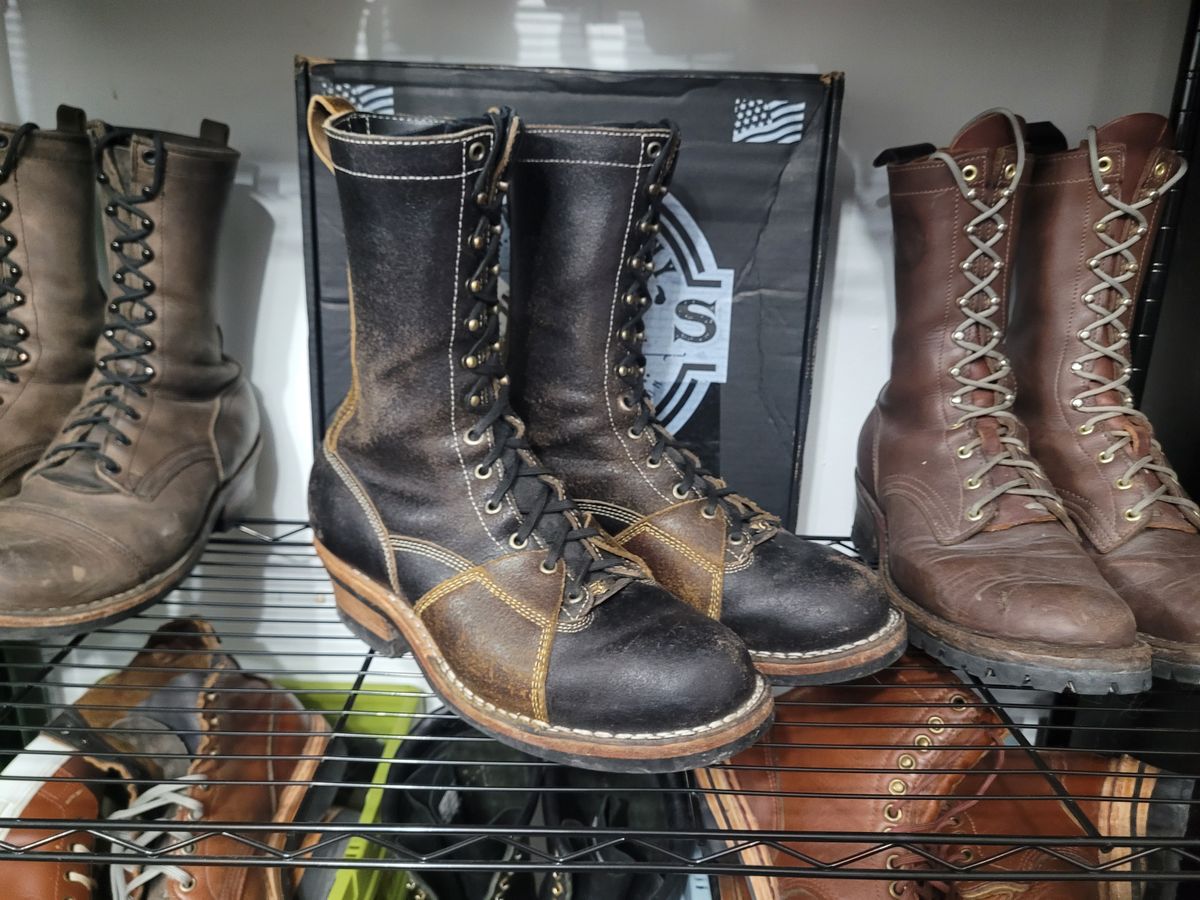 Photo by Schmittworks on February 26, 2025 of the Frank's Boots Lace-To-Toe in Horween Black Waxed Flesh & Horween Cinnamon Waxed Flesh.