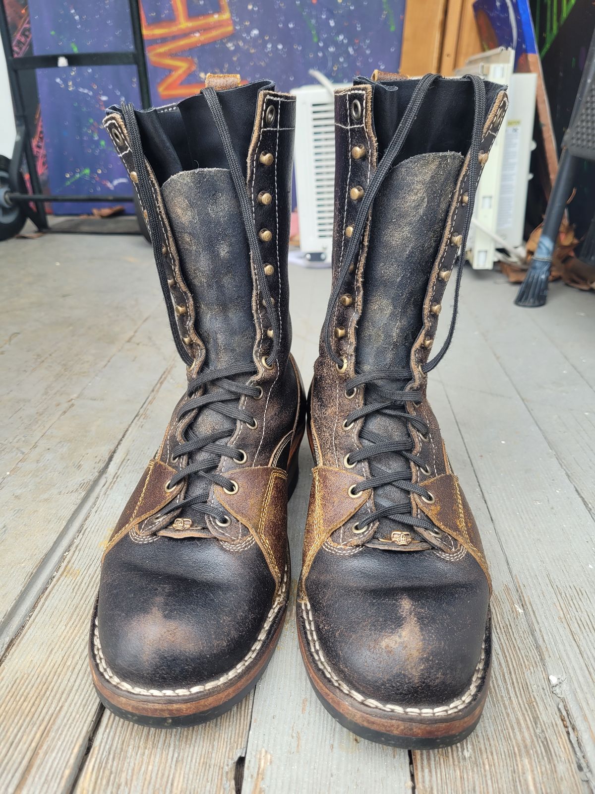 Photo by Schmittworks on March 30, 2025 of the Frank's Boots Lace-To-Toe in Horween Black Waxed Flesh & Horween Cinnamon Waxed Flesh.