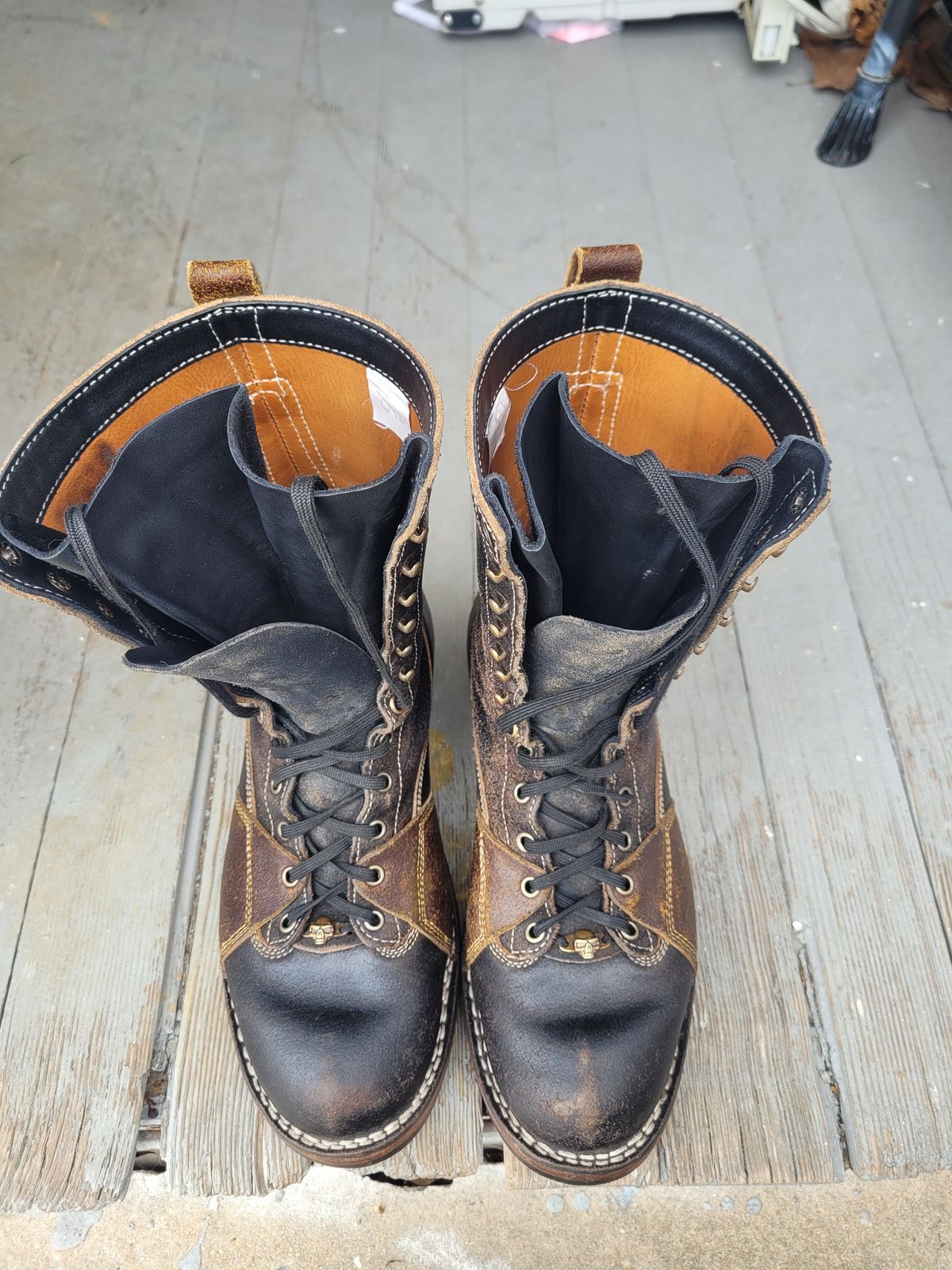 Photo by Schmittworks on March 30, 2025 of the Frank's Boots Lace-To-Toe in Horween Black Waxed Flesh & Horween Cinnamon Waxed Flesh.