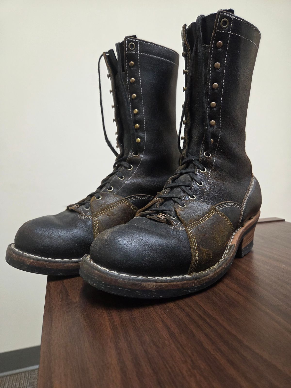 Photo by Schmittworks on July 30, 2025 of the Frank's Boots Lace-To-Toe in Horween Black Waxed Flesh & Horween Cinnamon Waxed Flesh.