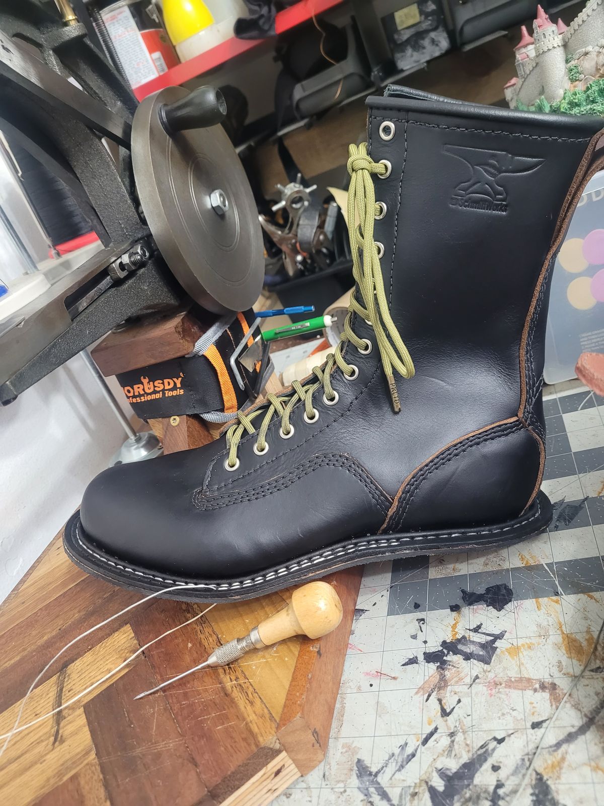 Photo by Schmittworks on June 15, 2025 of the Schmittworks Sw919 in Canyon Black By Sb Foot.