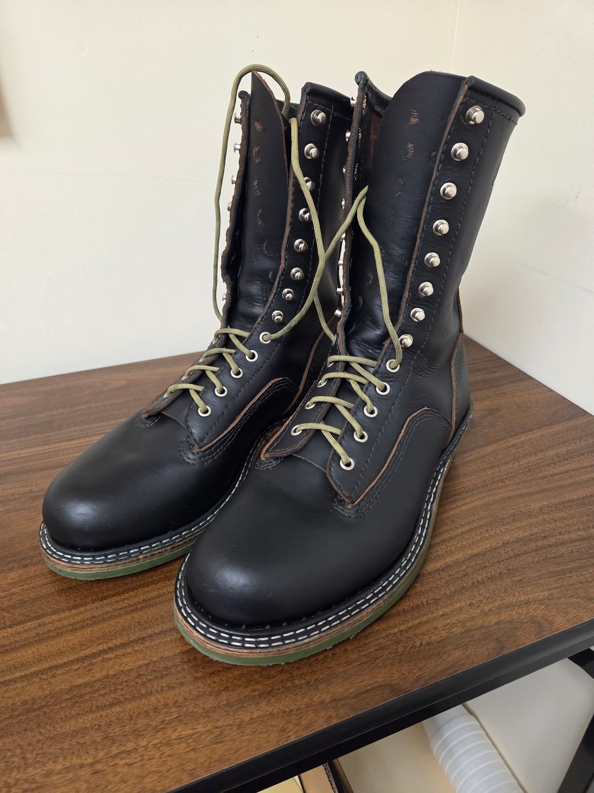 Photo by Schmittworks on October 1, 2025 of the Schmittworks Sw919 in Canyon Black By Sb Foot.
