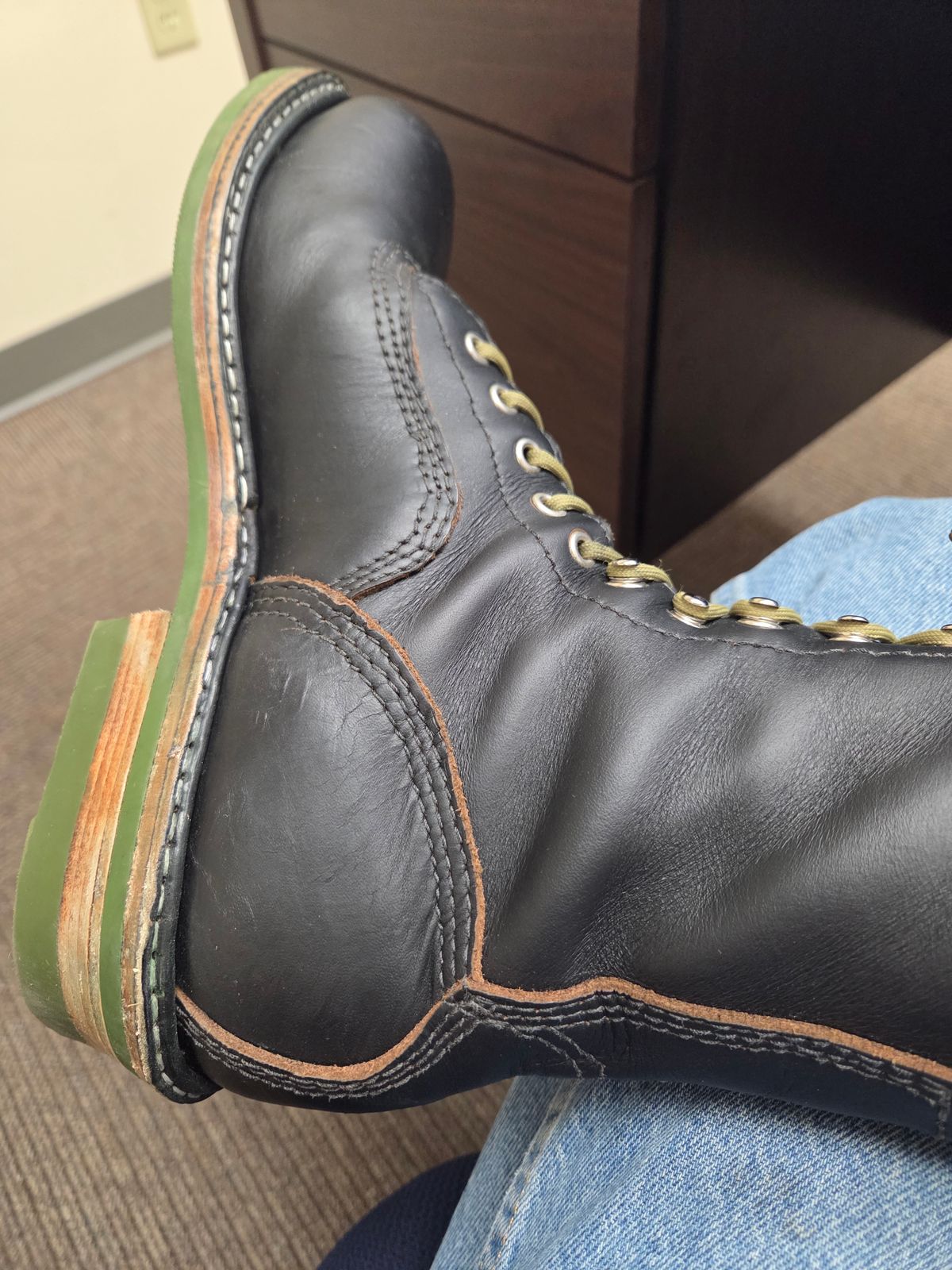 Photo by Schmittworks on October 3, 2025 of the Schmittworks Sw919 in Canyon Black By Sb Foot.