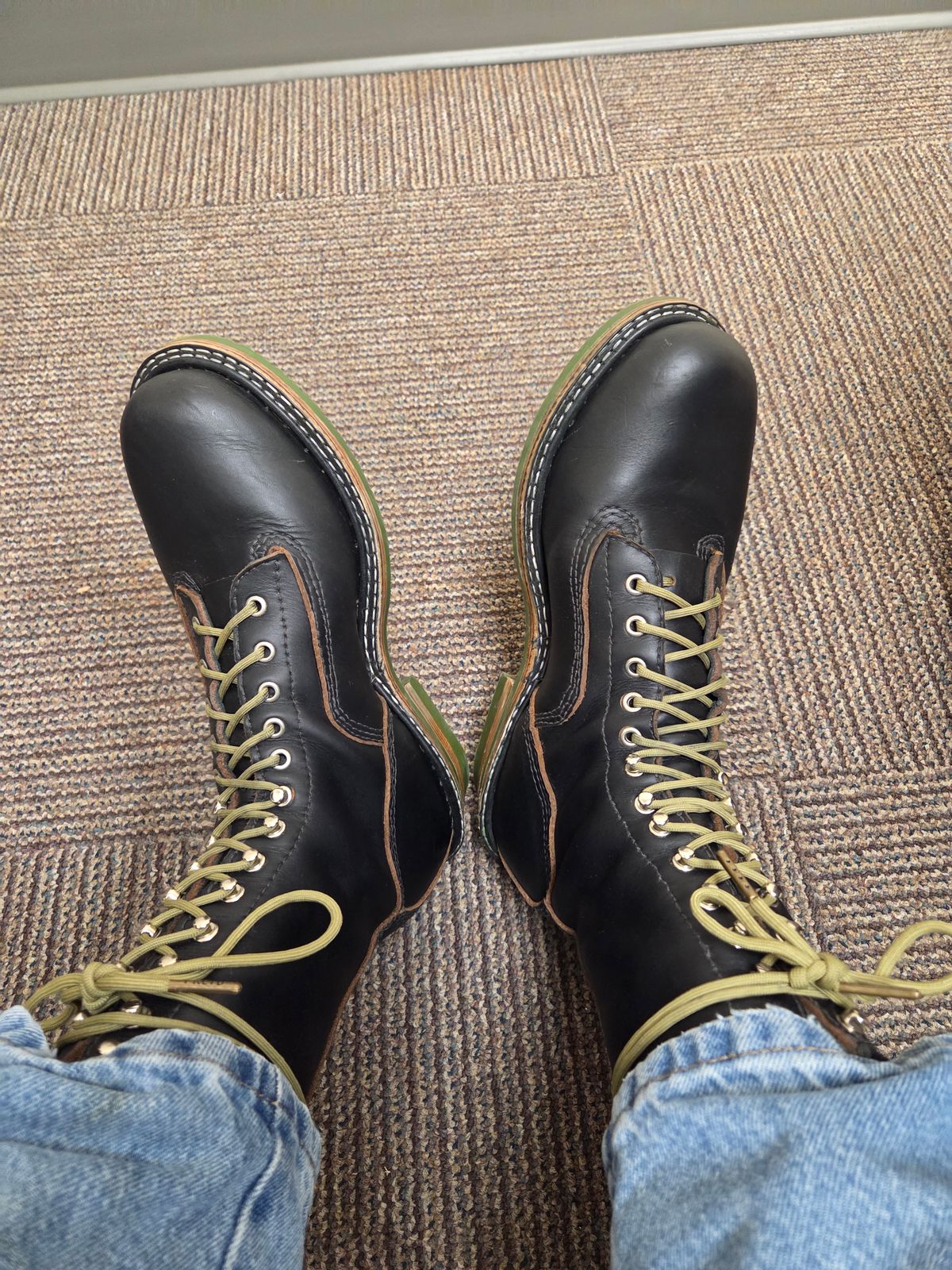 Photo by Schmittworks on October 3, 2025 of the Schmittworks Sw919 in Canyon Black By Sb Foot.