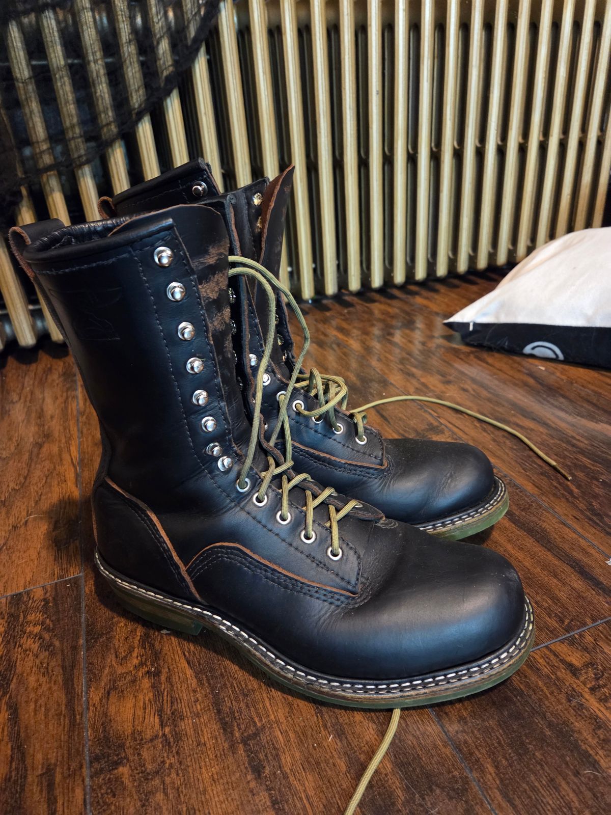 Photo by Schmittworks on October 6, 2025 of the Schmittworks Sw919 in Canyon Black By Sb Foot.