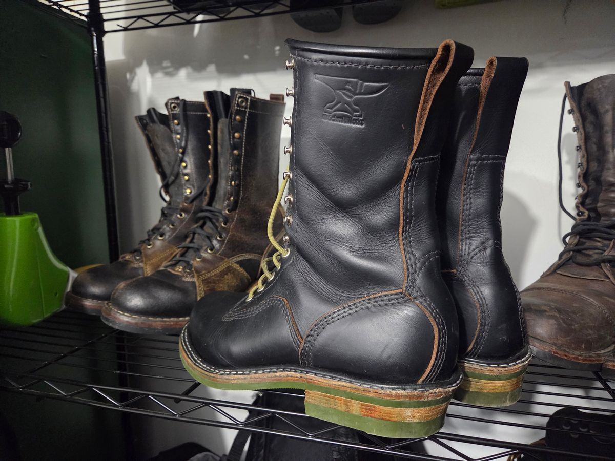 Photo by Schmittworks on October 9, 2025 of the Schmittworks Sw919 in Canyon Black By Sb Foot.