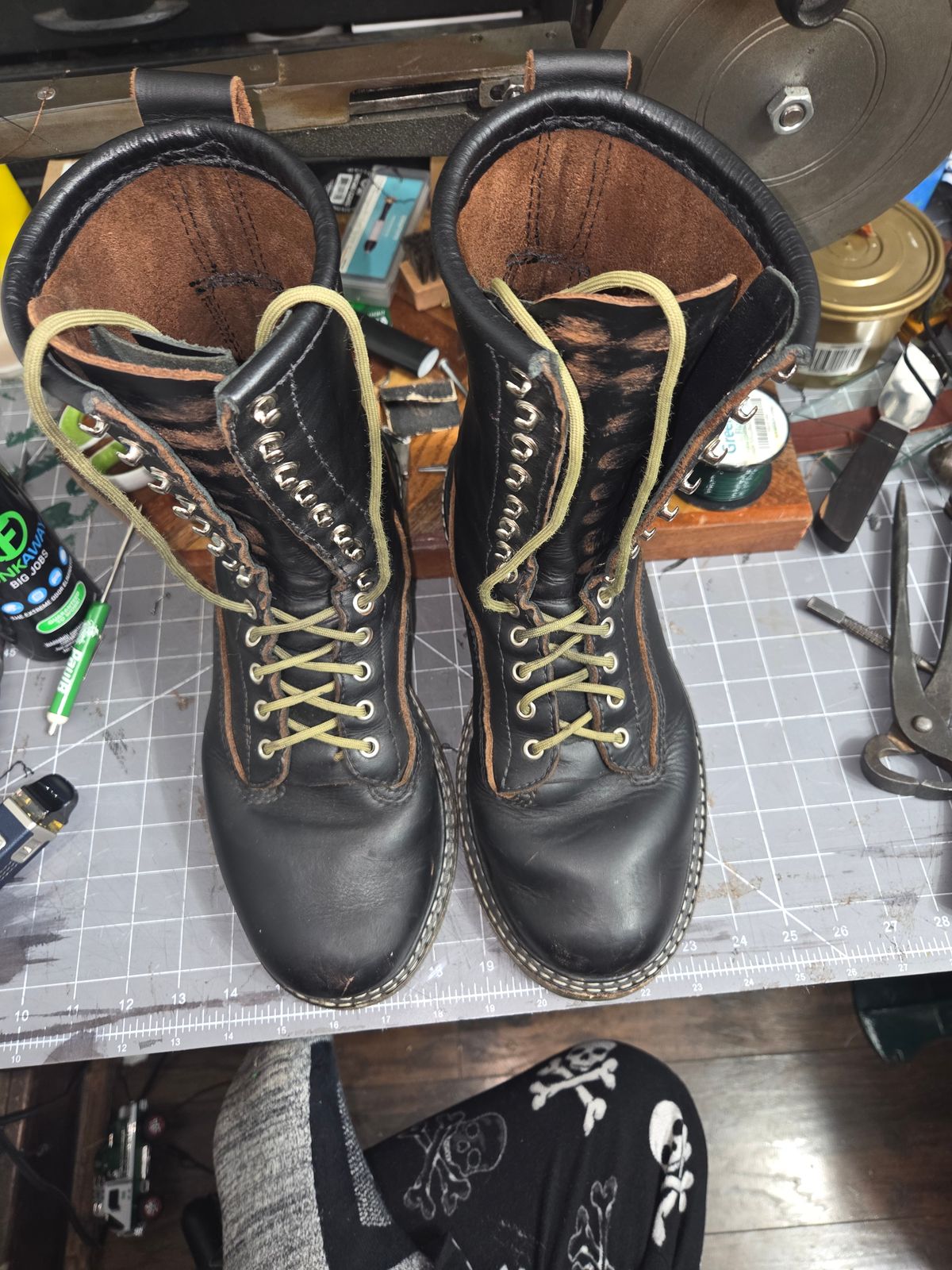 Photo by Schmittworks on November 1, 2025 of the Schmittworks Sw919 in Canyon Black By Sb Foot.