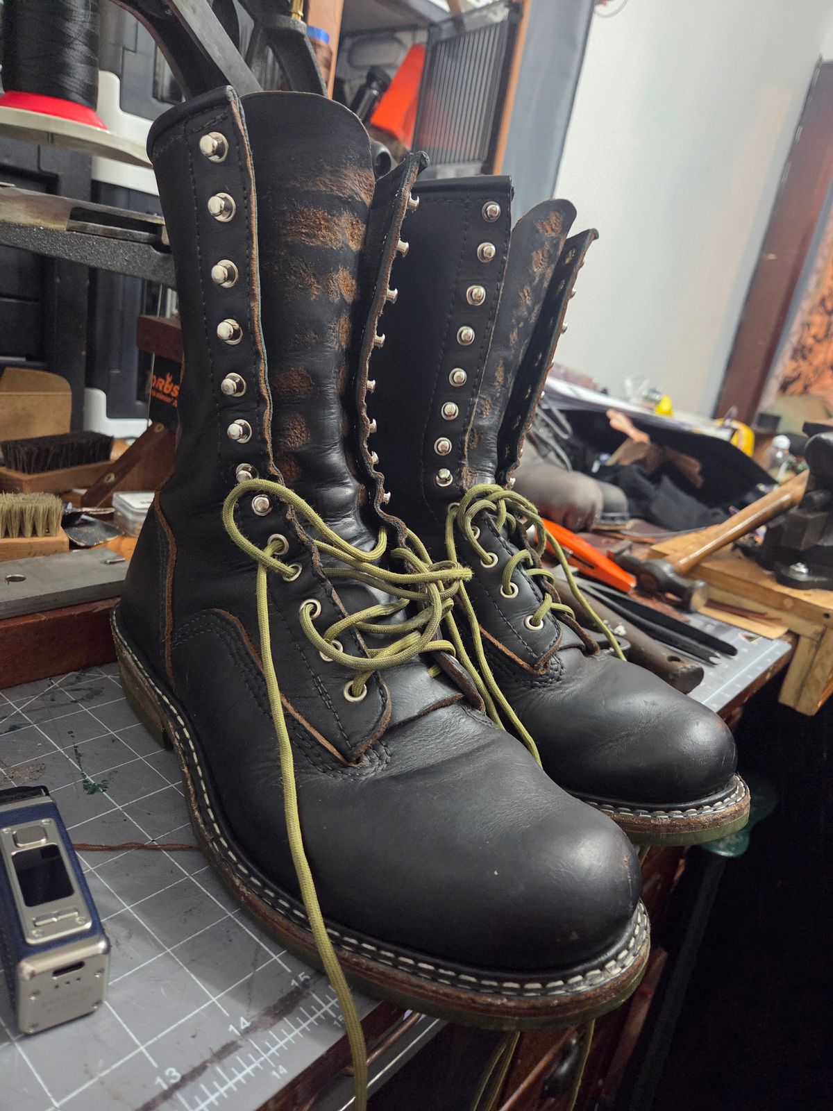 Photo by Schmittworks on November 1, 2025 of the Schmittworks Sw919 in Canyon Black By Sb Foot.