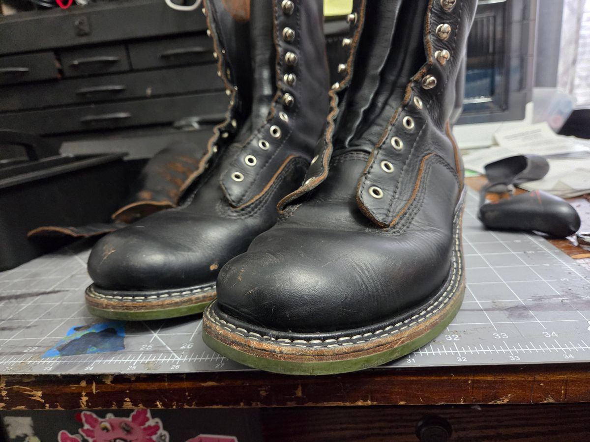 Photo by Schmittworks on November 9, 2025 of the Schmittworks Sw919 in Canyon Black By Sb Foot.