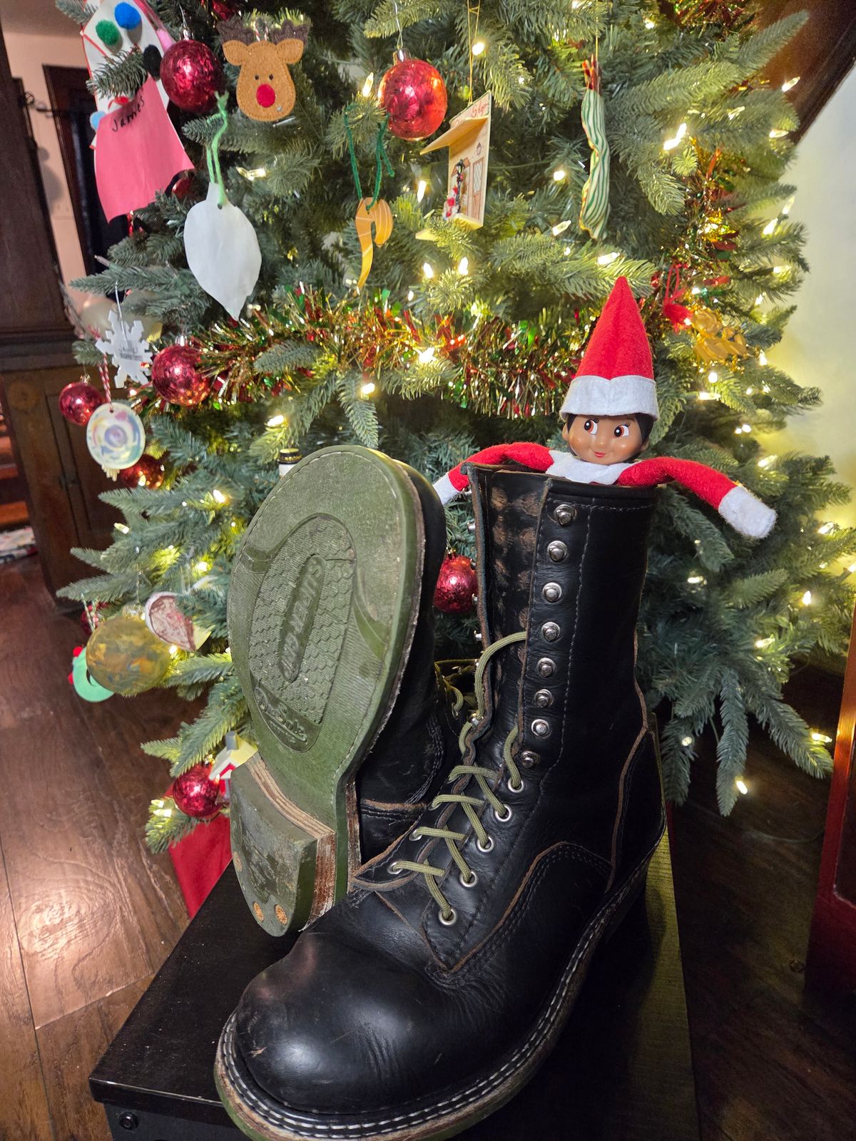 Photo by Schmittworks on December 2, 2025 of the Schmittworks Sw919 in Canyon Black By Sb Foot.