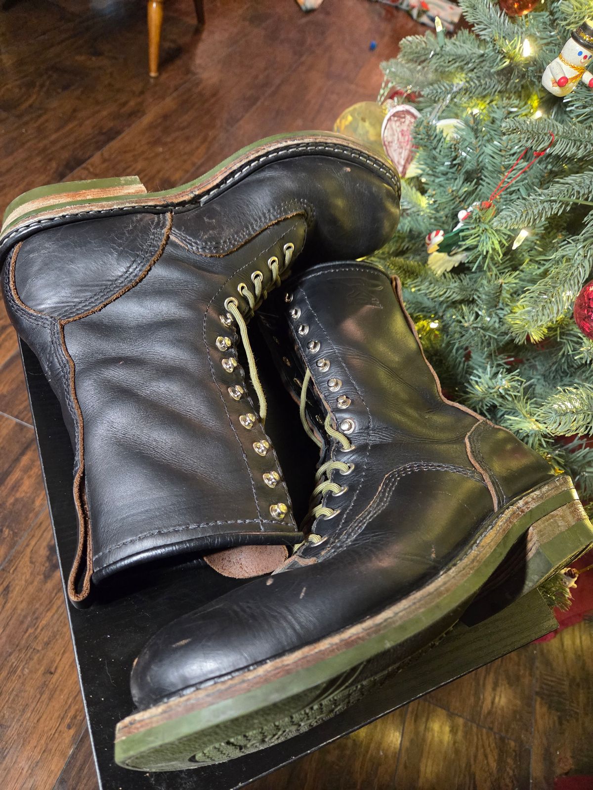 Photo by Schmittworks on December 2, 2025 of the Schmittworks Sw919 in Canyon Black By Sb Foot.