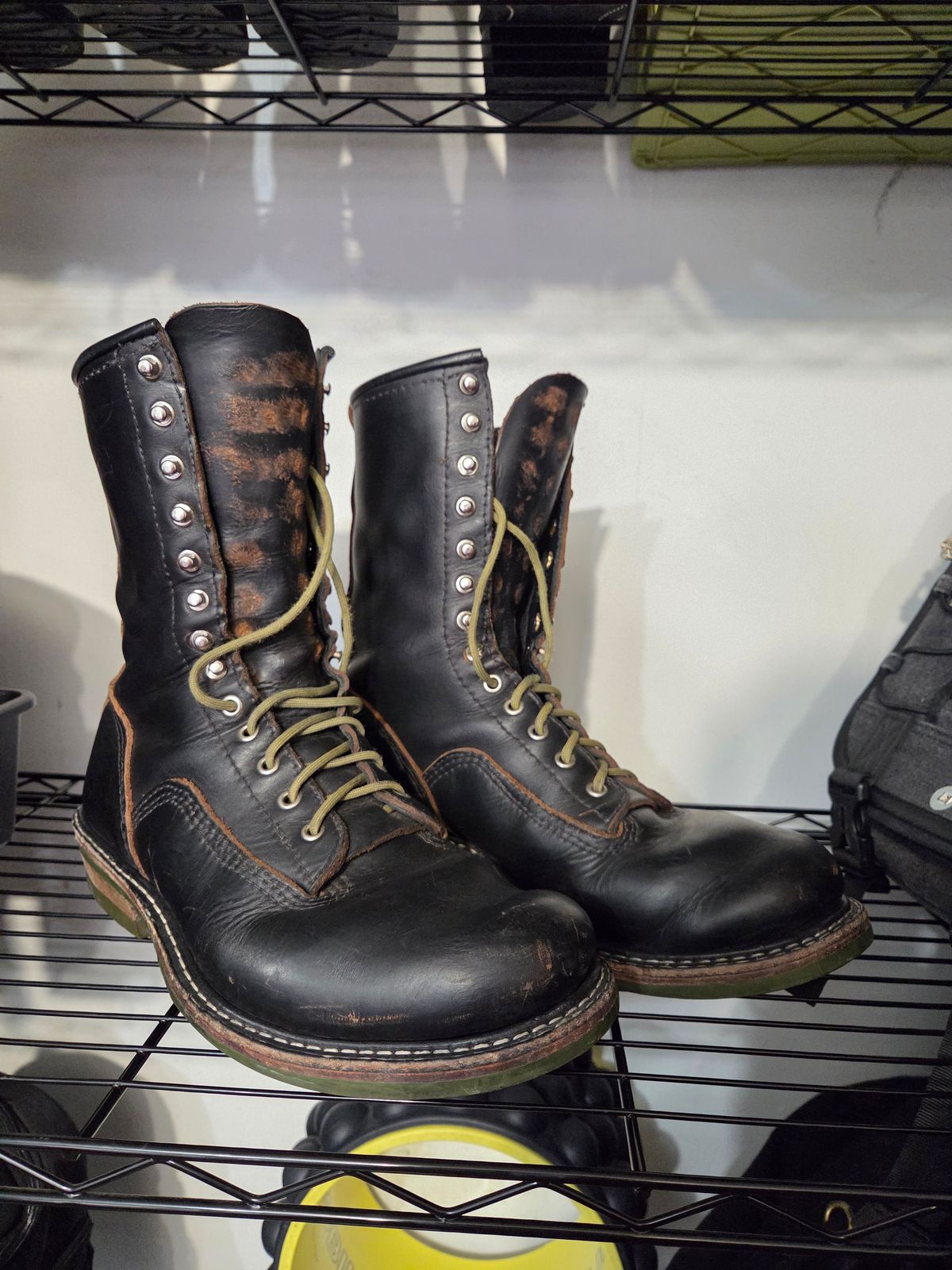 Photo by Schmittworks on December 31, 2025 of the Schmittworks Sw919 in Canyon Black By Sb Foot.