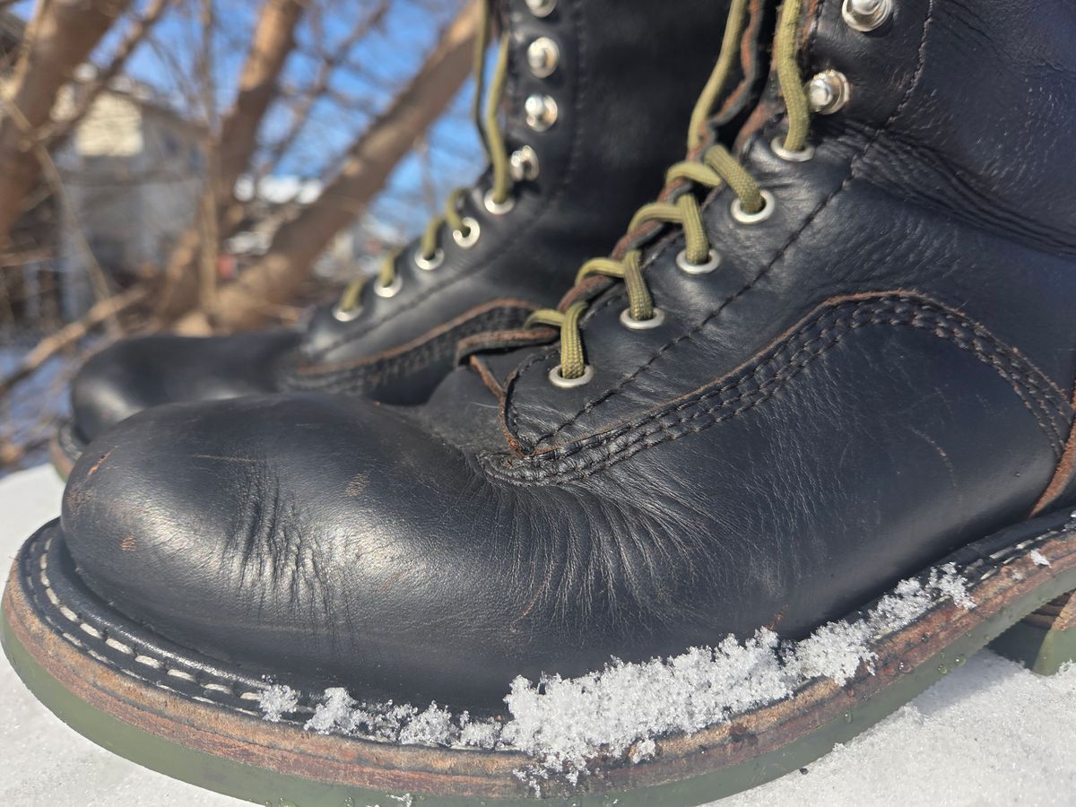 Photo by Schmittworks on February 1, 2026 of the Schmittworks Sw919 in Canyon Black By Sb Foot.