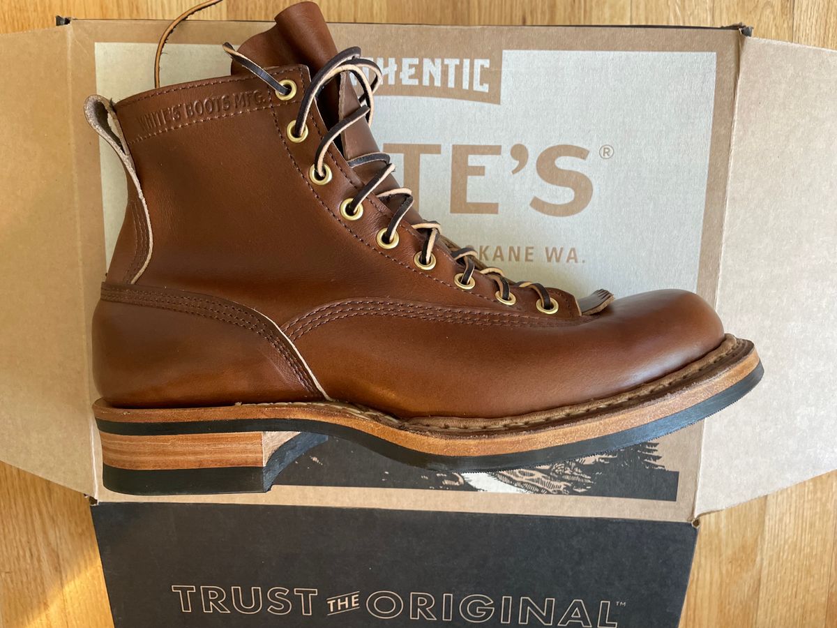 Photo by leumas on September 18, 2023 of the White's x Division Road LTT Lineman 350 in Horween British Tan Chromexcel.