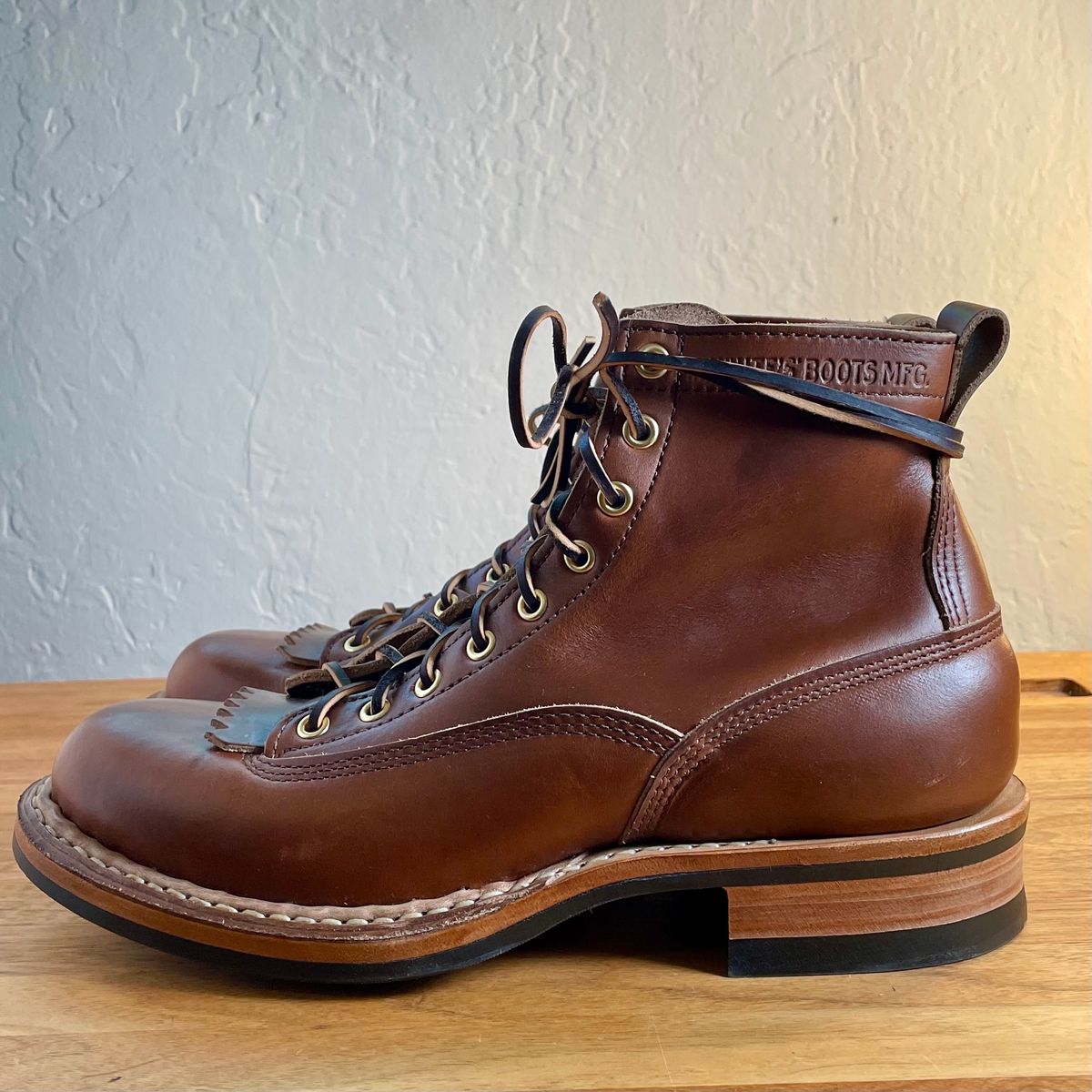 Photo by leumas on October 1, 2023 of the White's x Division Road LTT Lineman 350 in Horween British Tan Chromexcel.