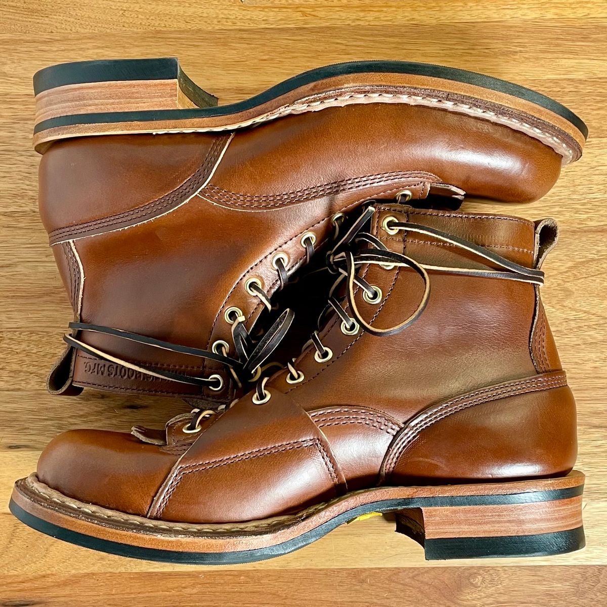 Photo by leumas on October 1, 2023 of the White's x Division Road LTT Lineman 350 in Horween British Tan Chromexcel.