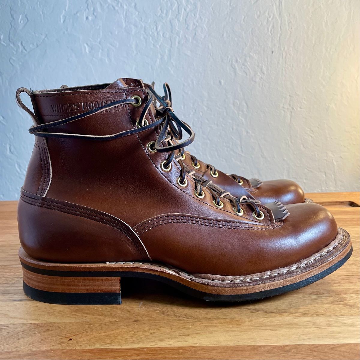 Photo by leumas on October 1, 2023 of the White's x Division Road LTT Lineman 350 in Horween British Tan Chromexcel.