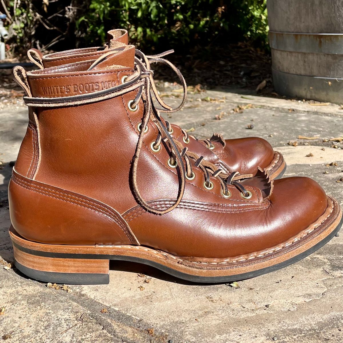 Photo by leumas on November 1, 2023 of the White's x Division Road LTT Lineman 350 in Horween British Tan Chromexcel.