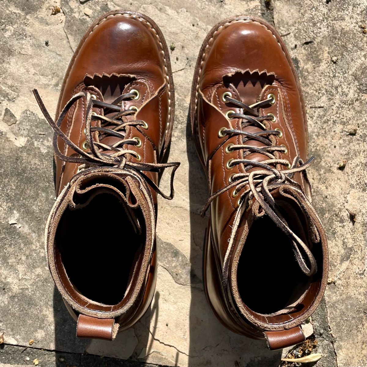 Photo by leumas on November 1, 2023 of the White's x Division Road LTT Lineman 350 in Horween British Tan Chromexcel.