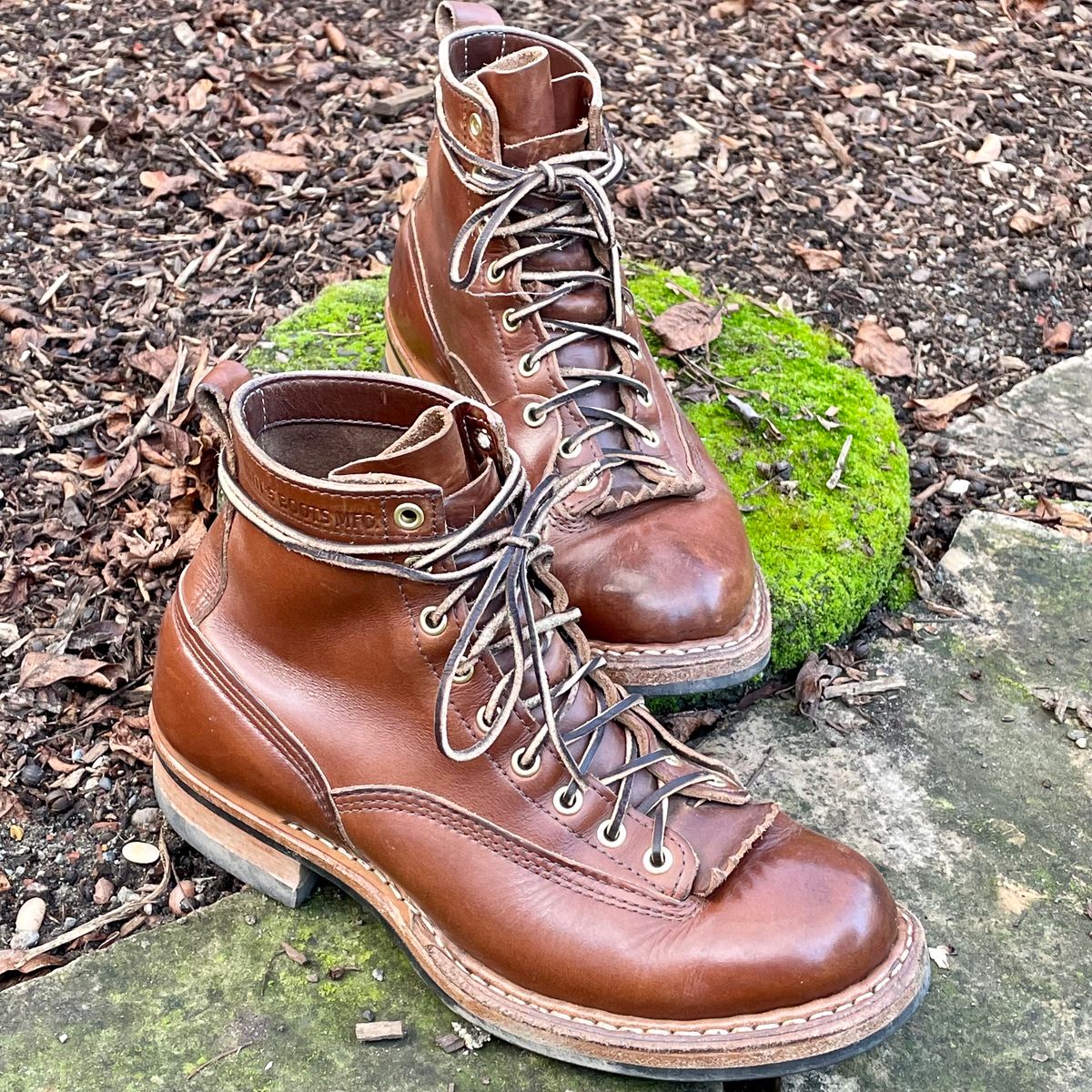 Photo by leumas on January 5, 2024 of the White's x Division Road LTT Lineman 350 in Horween British Tan Chromexcel.