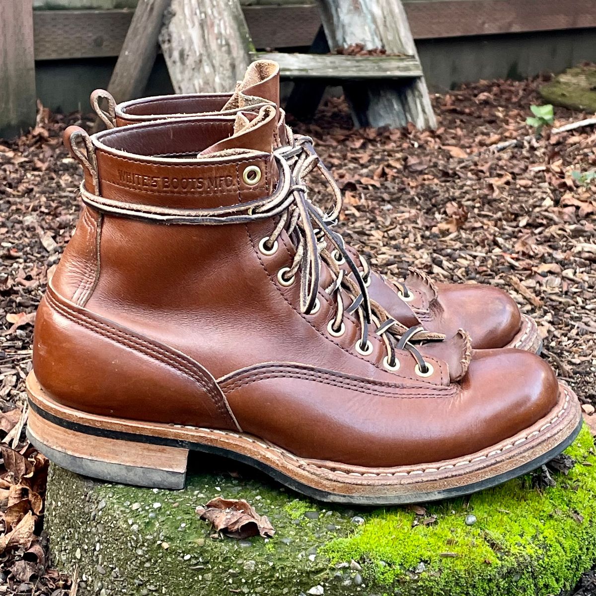 Photo by leumas on January 5, 2024 of the White's x Division Road LTT Lineman 350 in Horween British Tan Chromexcel.