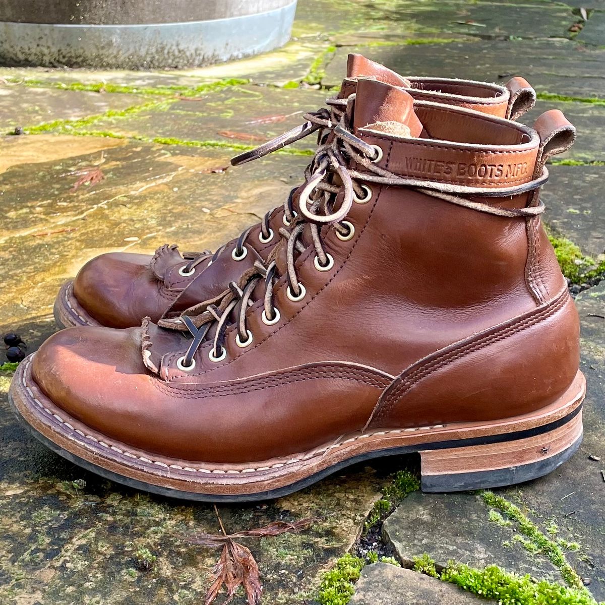 Photo by leumas on February 5, 2024 of the White's x Division Road LTT Lineman 350 in Horween British Tan Chromexcel.