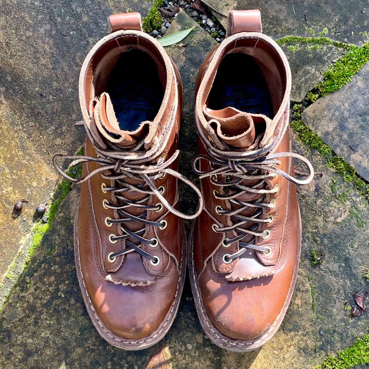 Photo by leumas on February 5, 2024 of the White's x Division Road LTT Lineman 350 in Horween British Tan Chromexcel.