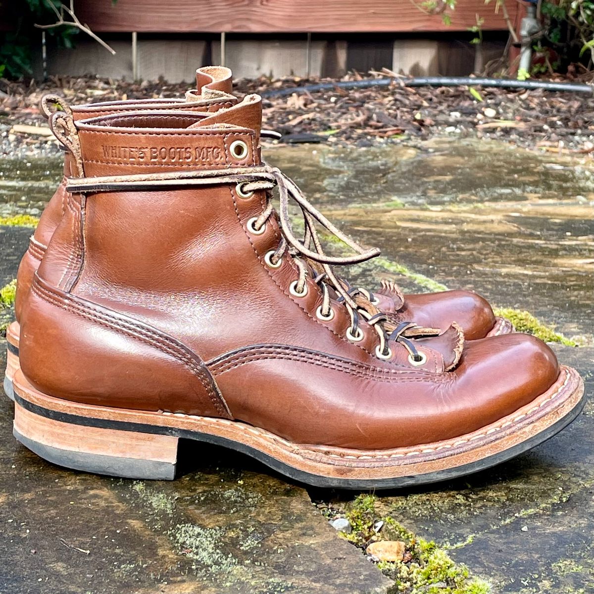 Photo by leumas on March 5, 2024 of the White's x Division Road LTT Lineman 350 in Horween British Tan Chromexcel.