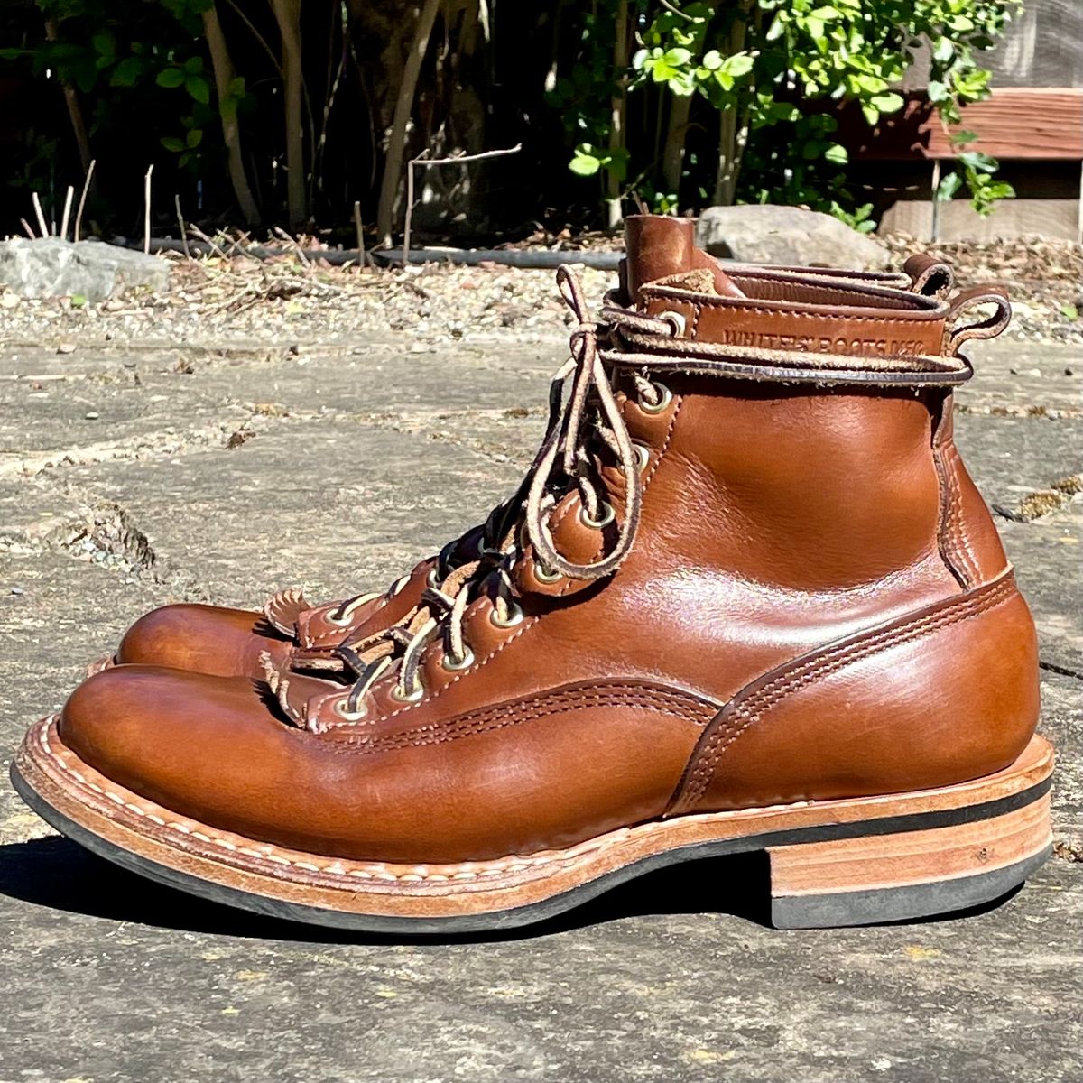 Photo by leumas on April 4, 2024 of the White's x Division Road LTT Lineman 350 in Horween British Tan Chromexcel.