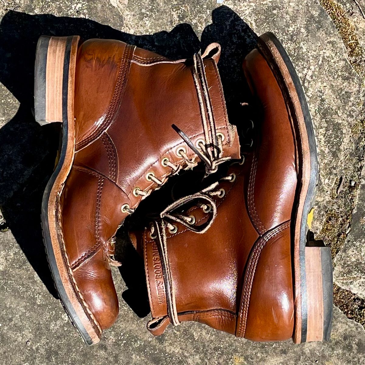 Photo by leumas on April 4, 2024 of the White's x Division Road LTT Lineman 350 in Horween British Tan Chromexcel.