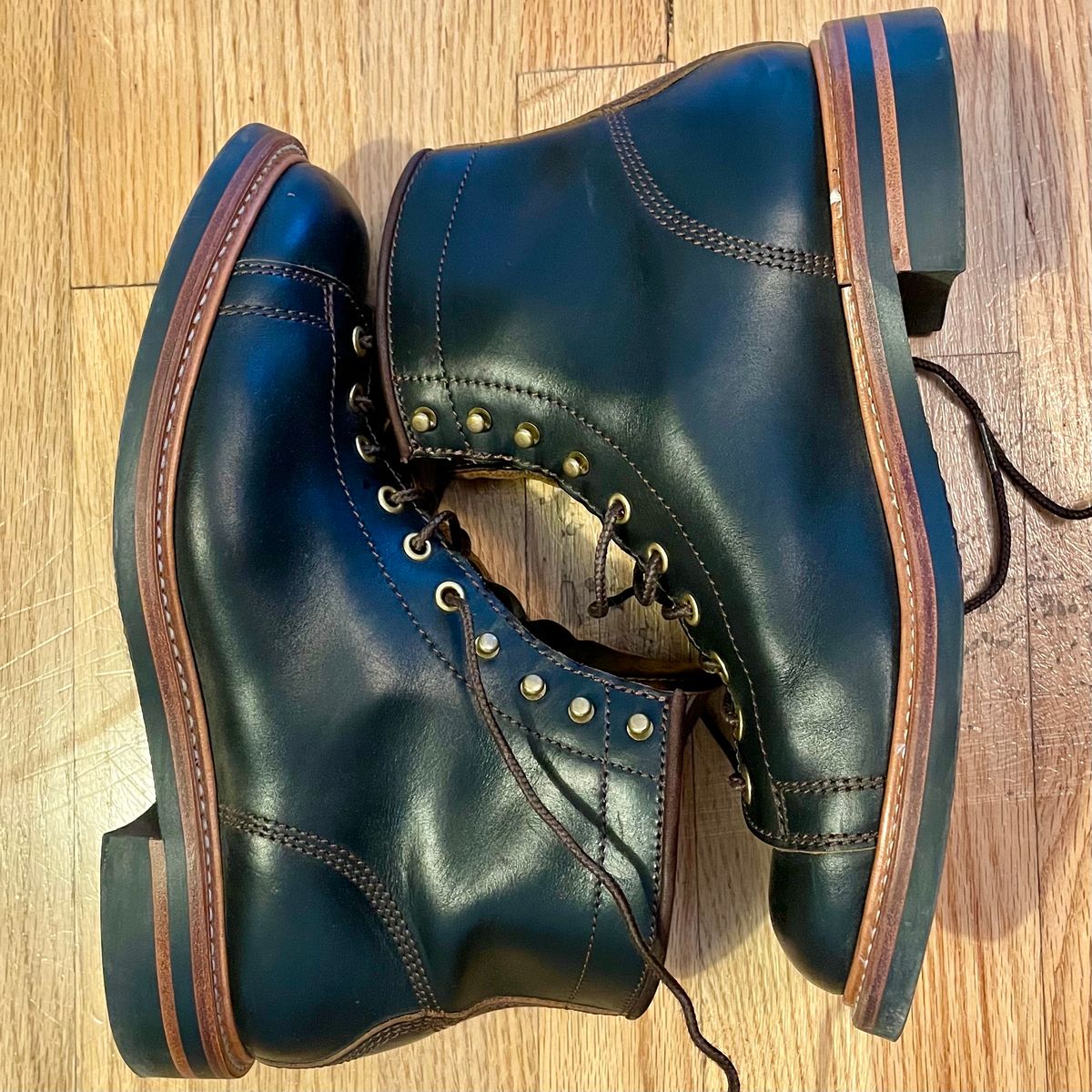 Photo by leumas on September 22, 2023 of the John Lofgren Monkey Boots in Horween Black Teacore Chromexcel.
