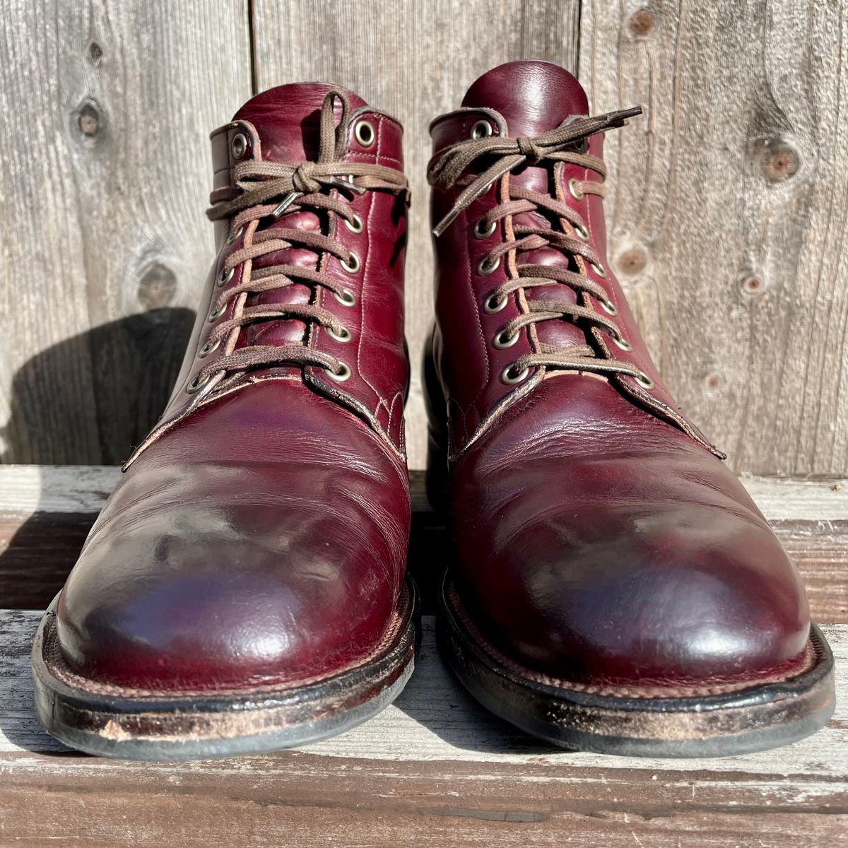 Photo by leumas on November 4, 2022 of the Viberg Service Boot in Horween Color 8 Chromexcel.
