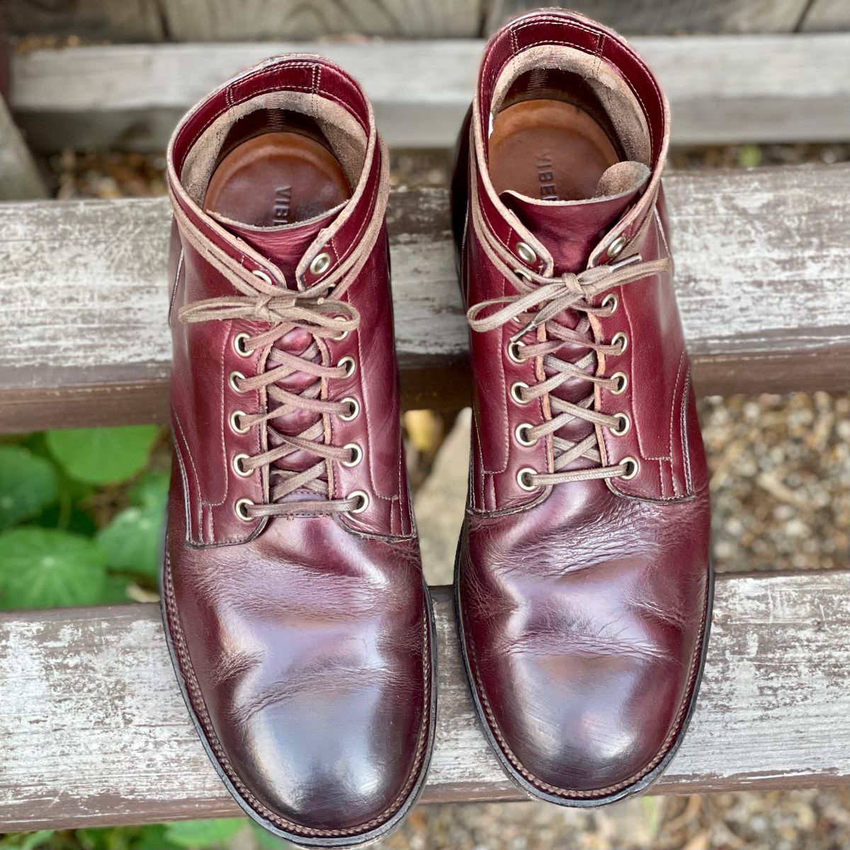 Photo by leumas on November 4, 2022 of the Viberg Service Boot in Horween Color 8 Chromexcel.