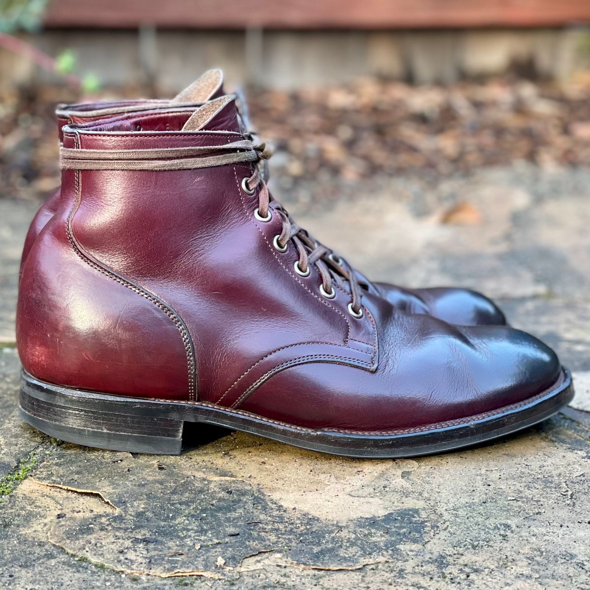 Photo by leumas on December 4, 2022 of the Viberg Service Boot in Horween Color 8 Chromexcel.