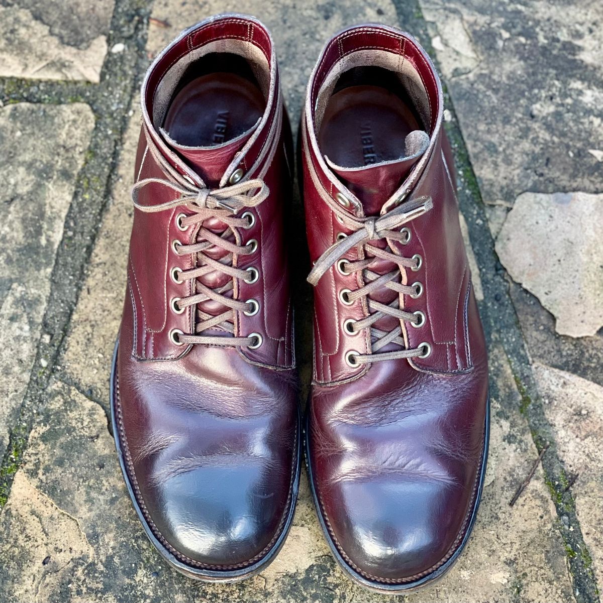 Photo by leumas on December 9, 2022 of the Viberg Service Boot in Horween Color 8 Chromexcel.