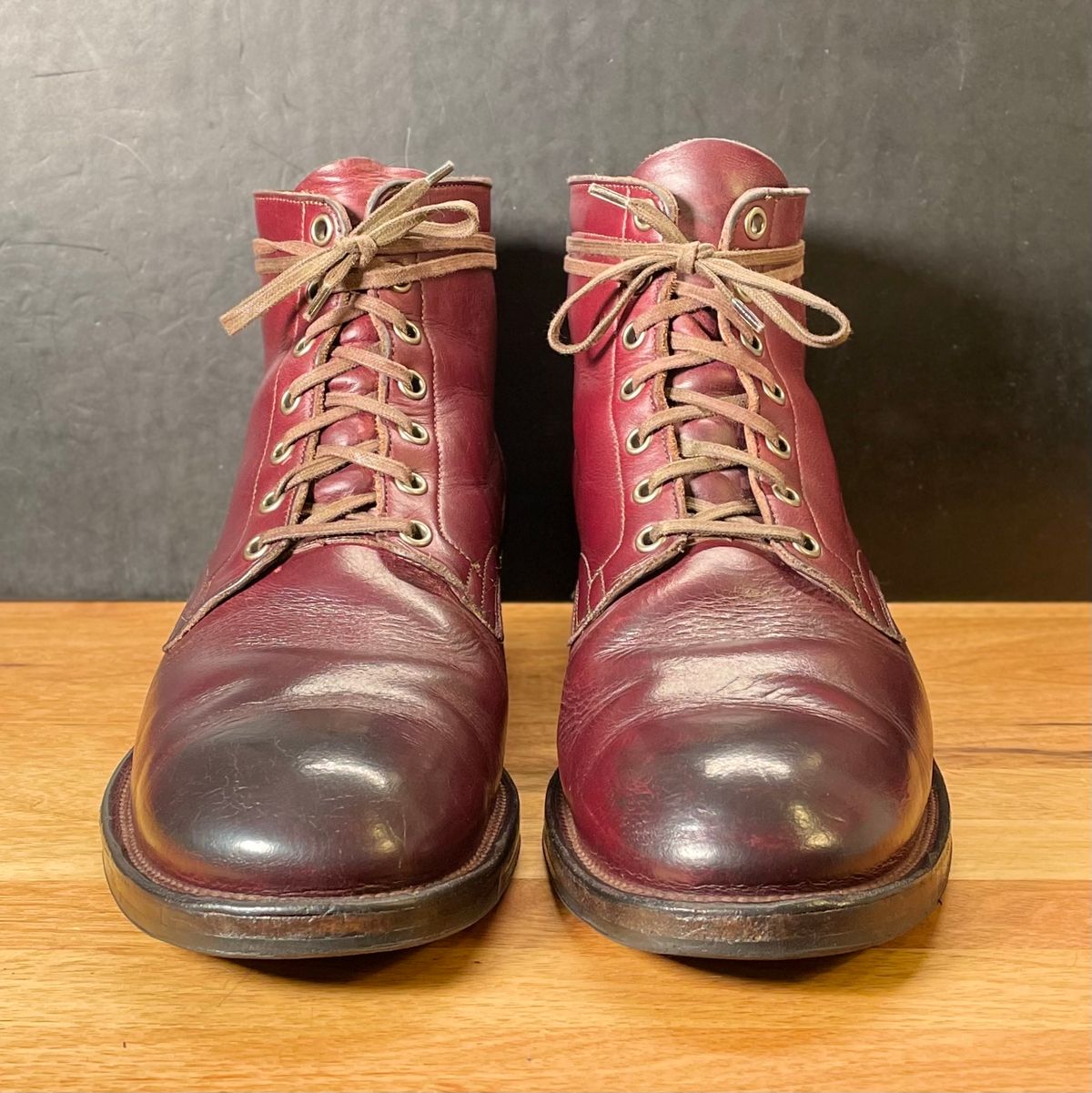 Photo by leumas on January 3, 2023 of the Viberg Service Boot in Horween Color 8 Chromexcel.