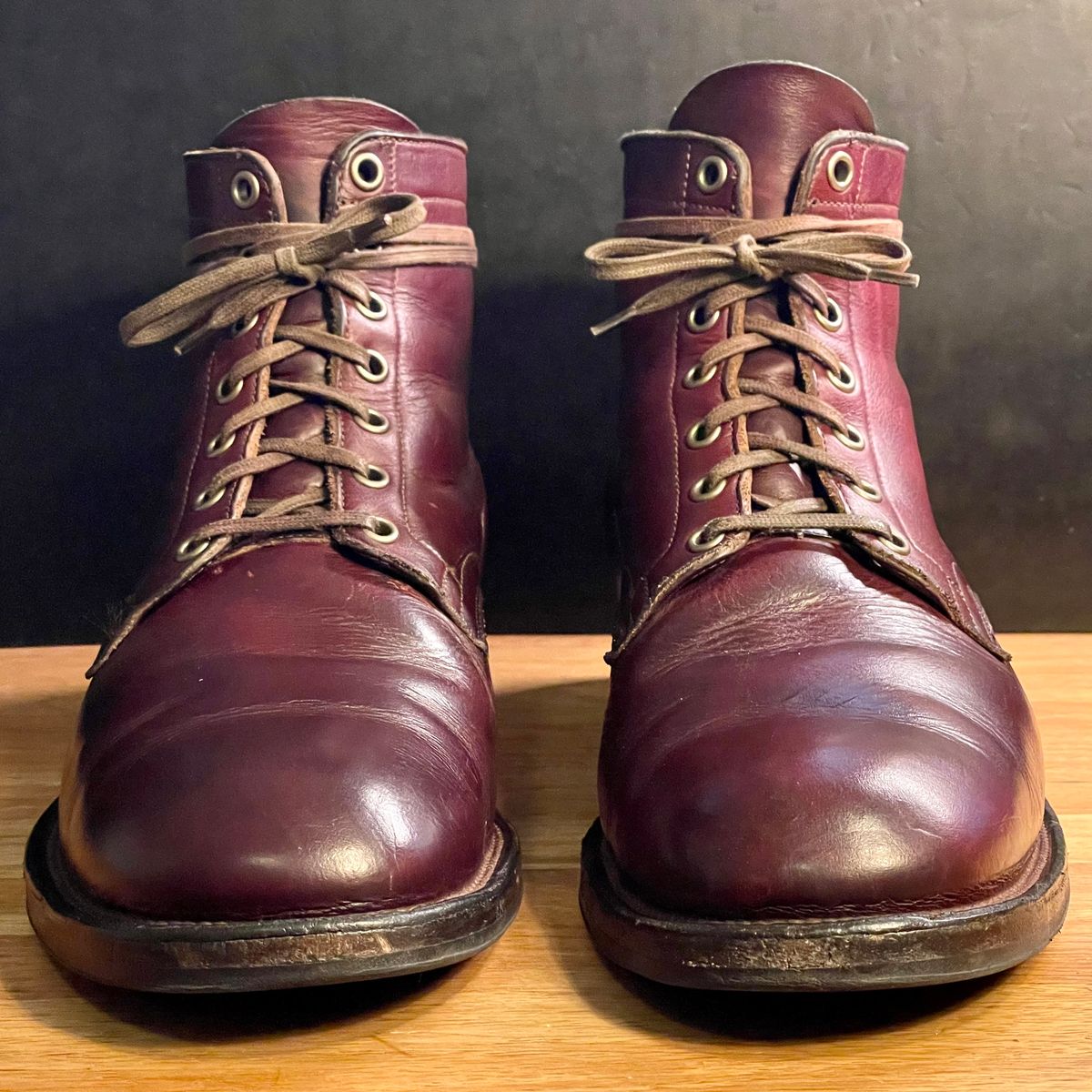 Photo by leumas on February 5, 2023 of the Viberg Service Boot in Horween Color 8 Chromexcel.