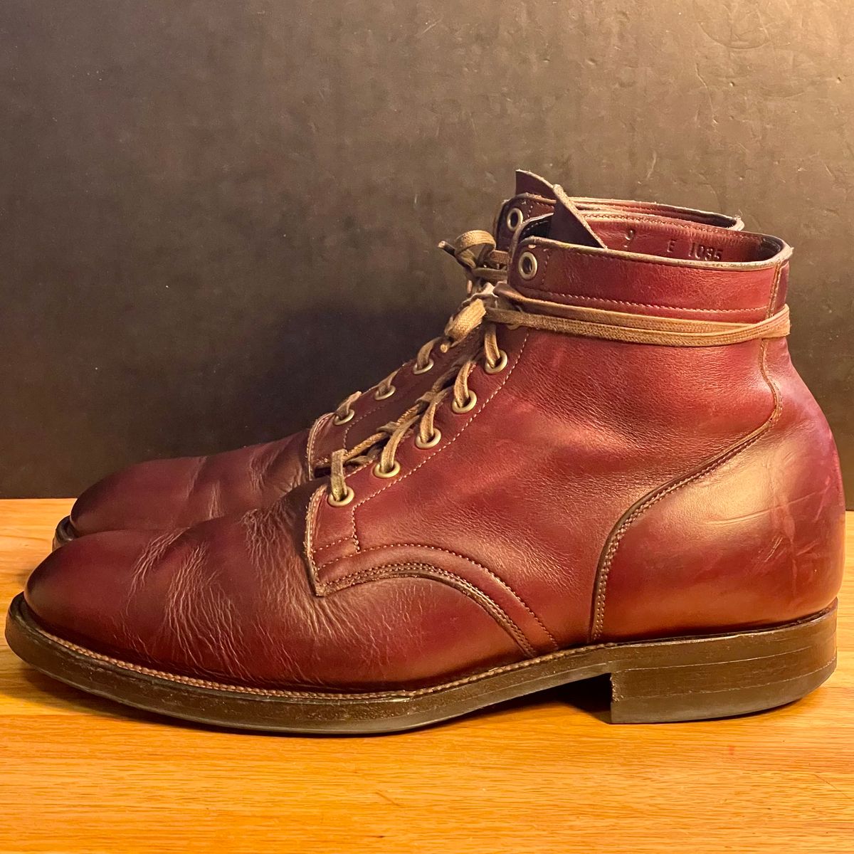 Photo by leumas on February 5, 2023 of the Viberg Service Boot in Horween Color 8 Chromexcel.