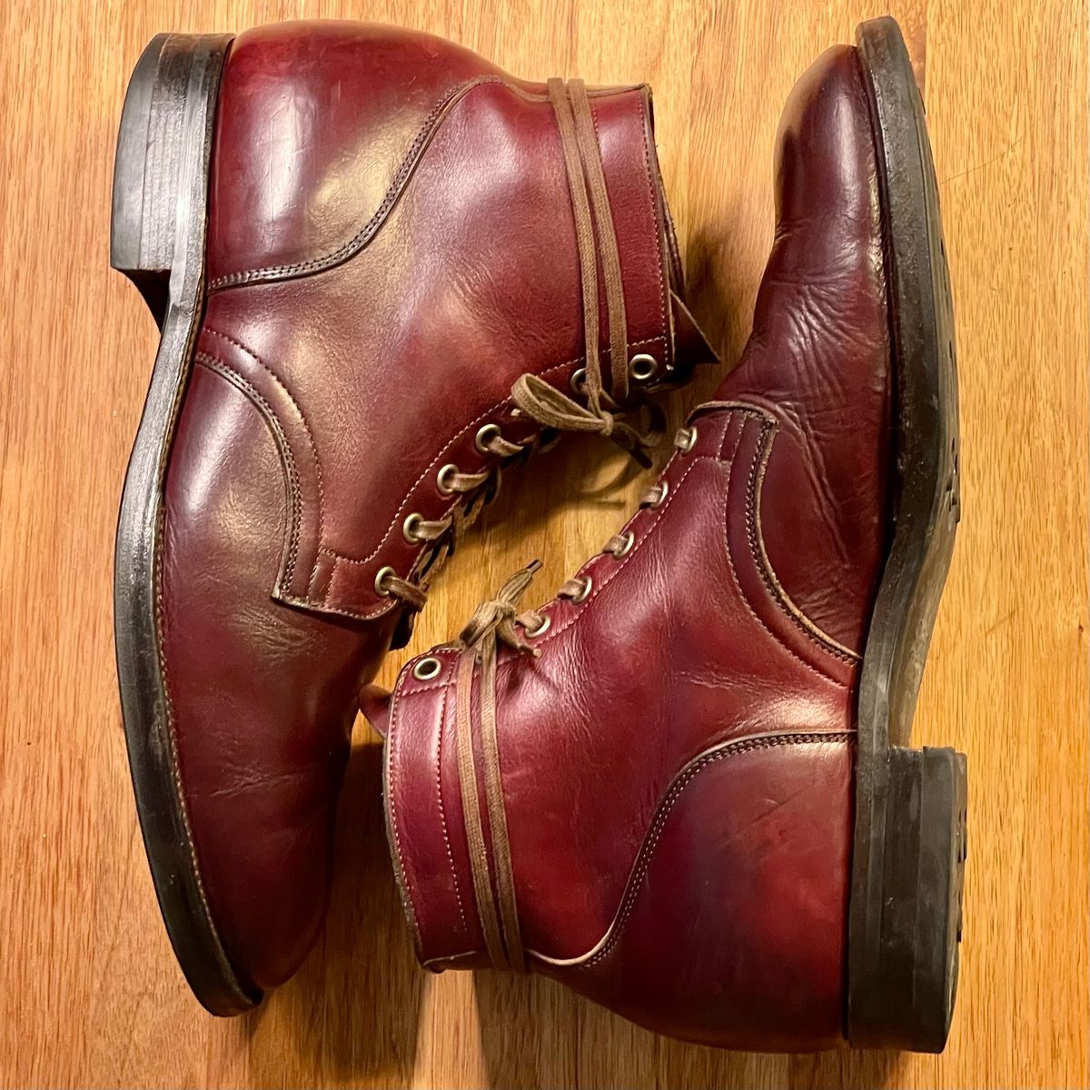 Photo by leumas on February 5, 2023 of the Viberg Service Boot in Horween Color 8 Chromexcel.