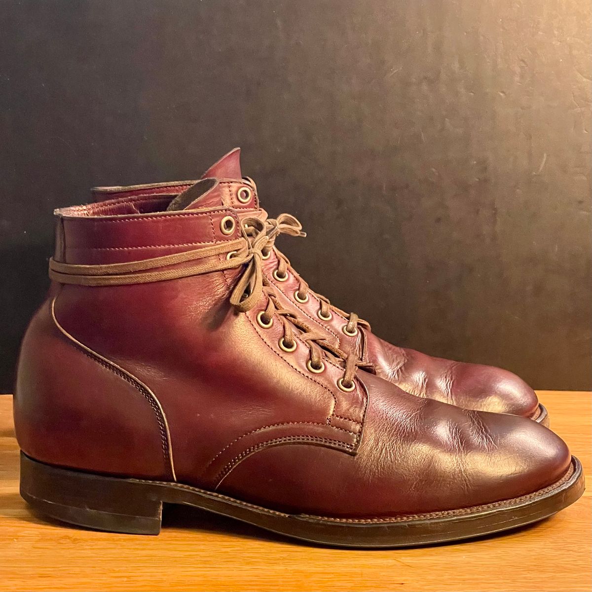 Photo by leumas on February 5, 2023 of the Viberg Service Boot in Horween Color 8 Chromexcel.