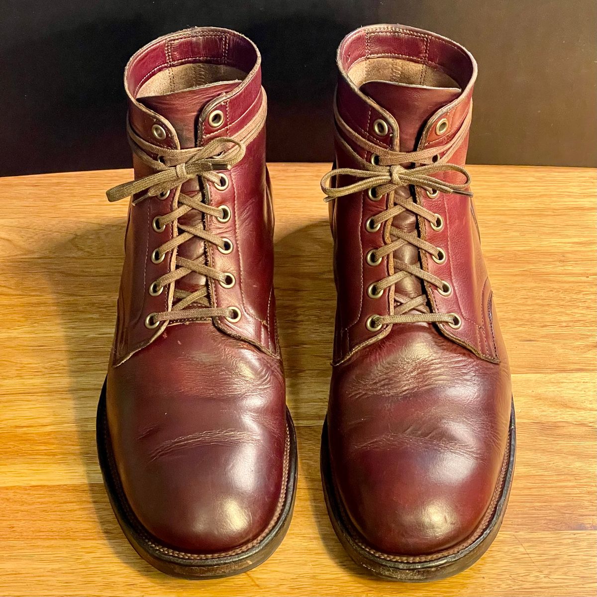 Photo by leumas on February 5, 2023 of the Viberg Service Boot in Horween Color 8 Chromexcel.