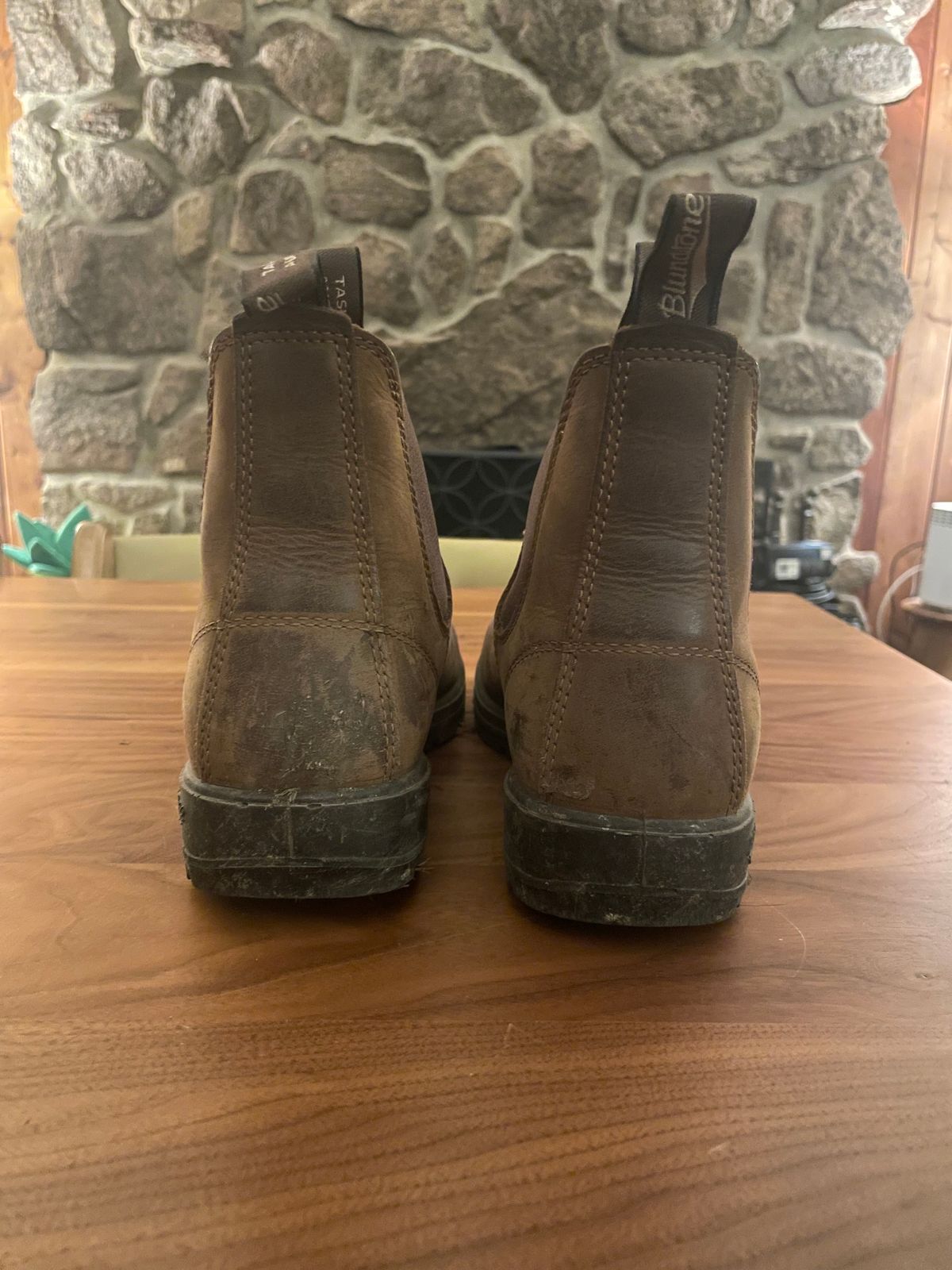 Photo by sarquat on November 9, 2023 of the Blundstone Classic in Saddle Brown Crazy Horse.