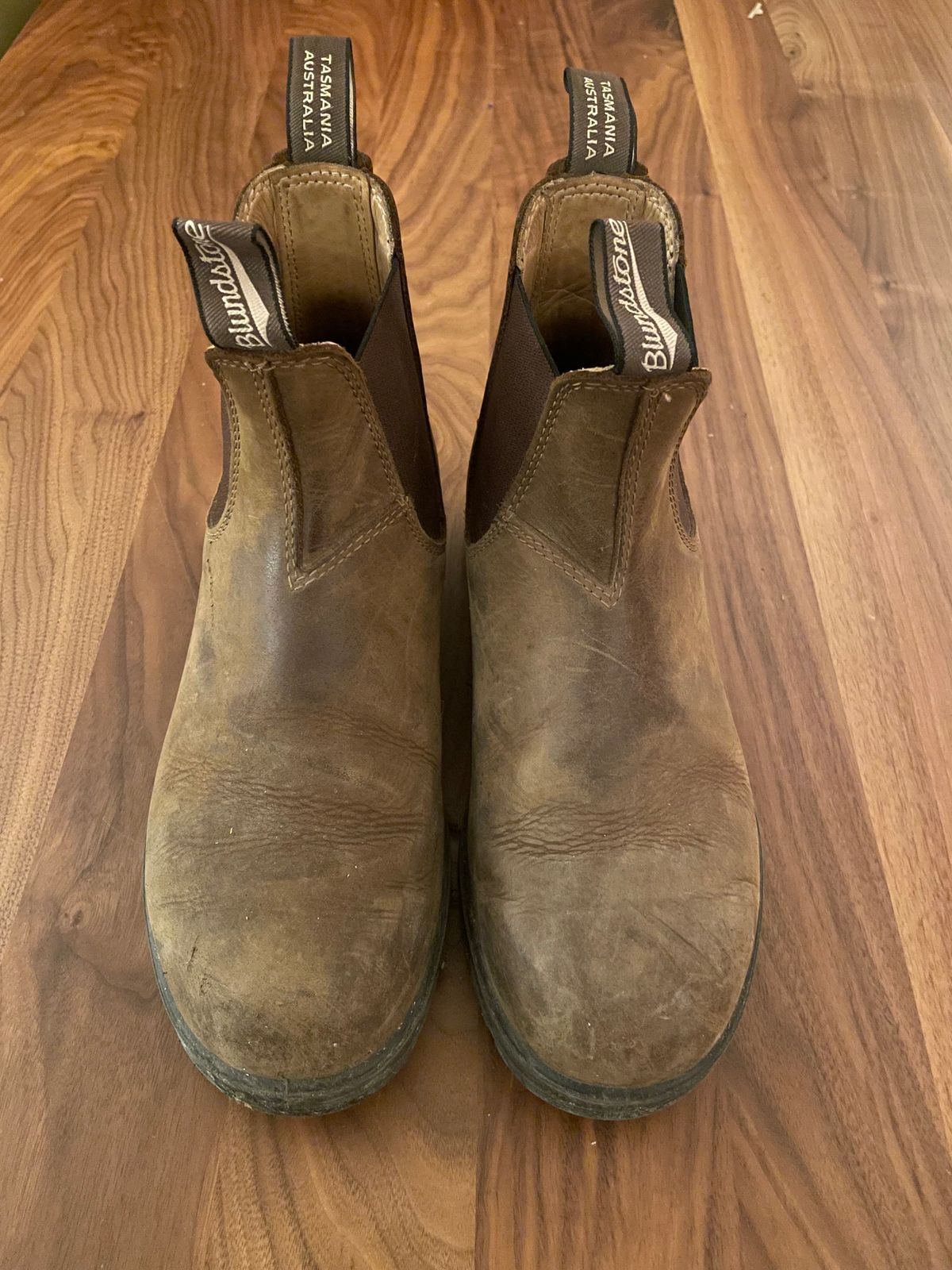 Photo by sarquat on November 9, 2023 of the Blundstone Classic in Saddle Brown Crazy Horse.