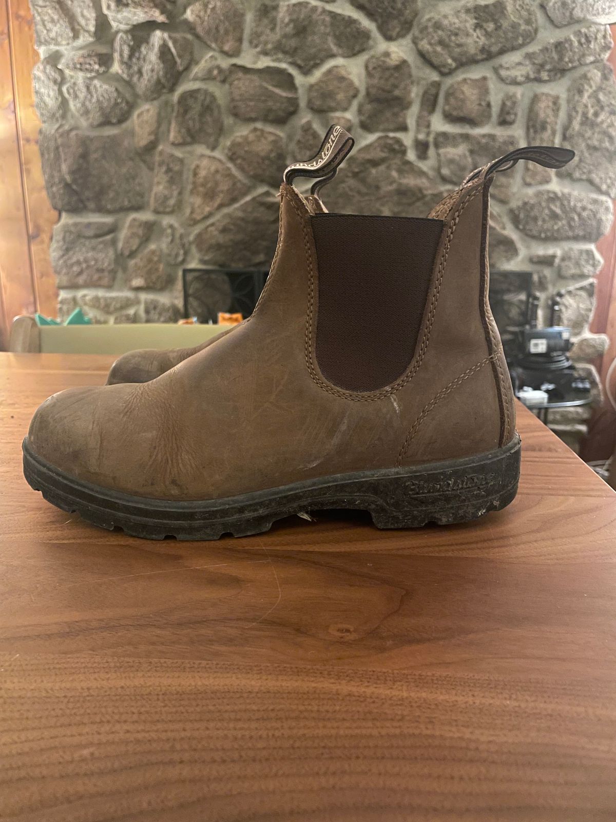 Photo by sarquat on November 9, 2023 of the Blundstone Classic in Saddle Brown Crazy Horse.