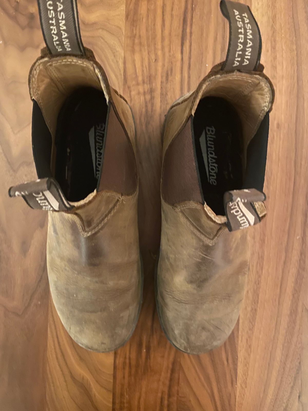 Photo by sarquat on November 9, 2023 of the Blundstone Classic in Saddle Brown Crazy Horse.