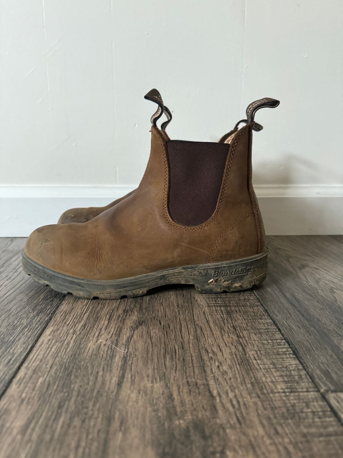 Photo by sarquat on December 5, 2023 of the Blundstone Classic in Saddle Brown Crazy Horse.